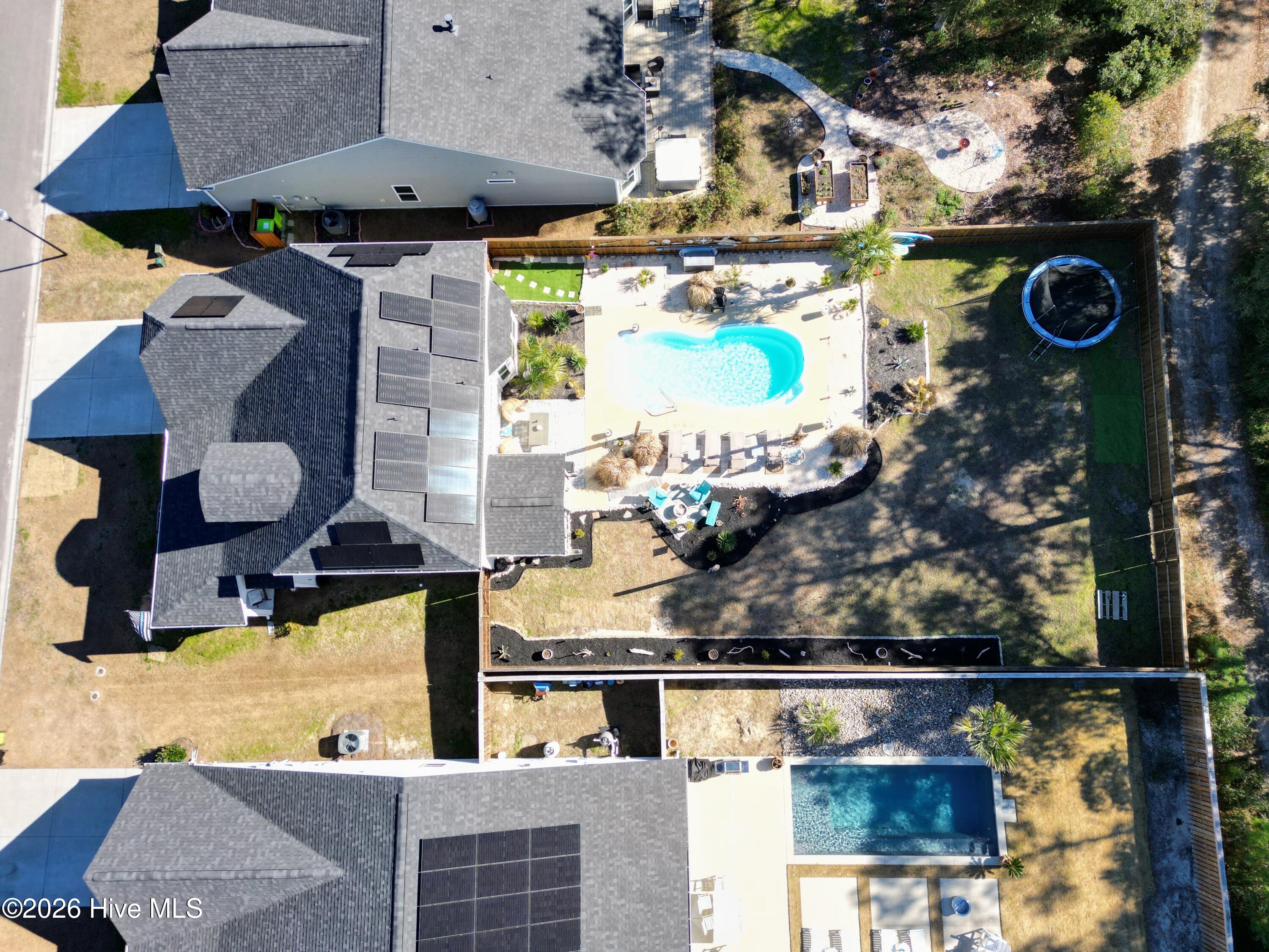 100549443 | Photo 52