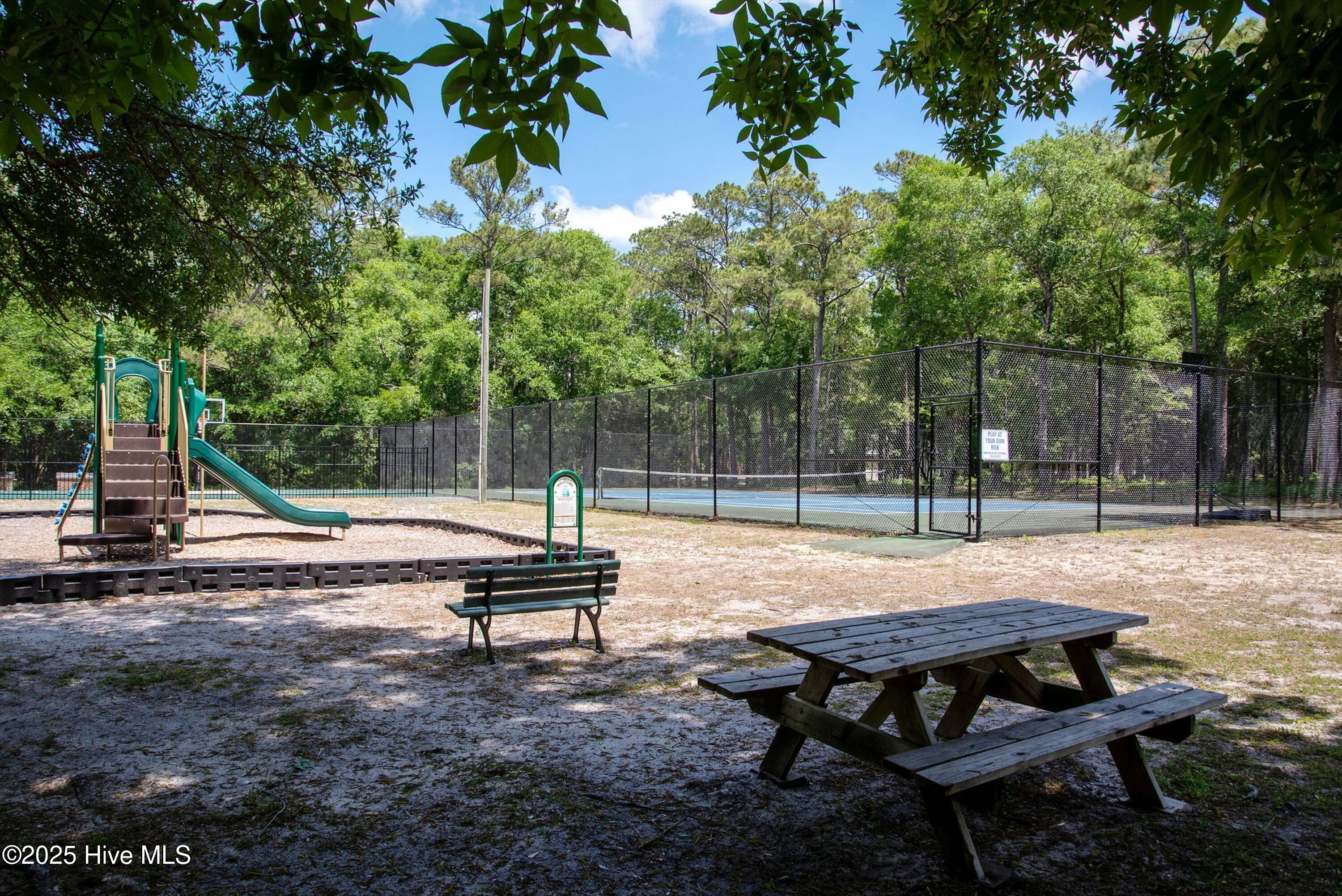 100548602 | Photo 24