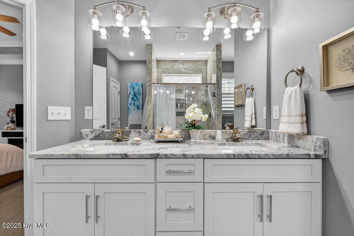 100533922 | Photo 19