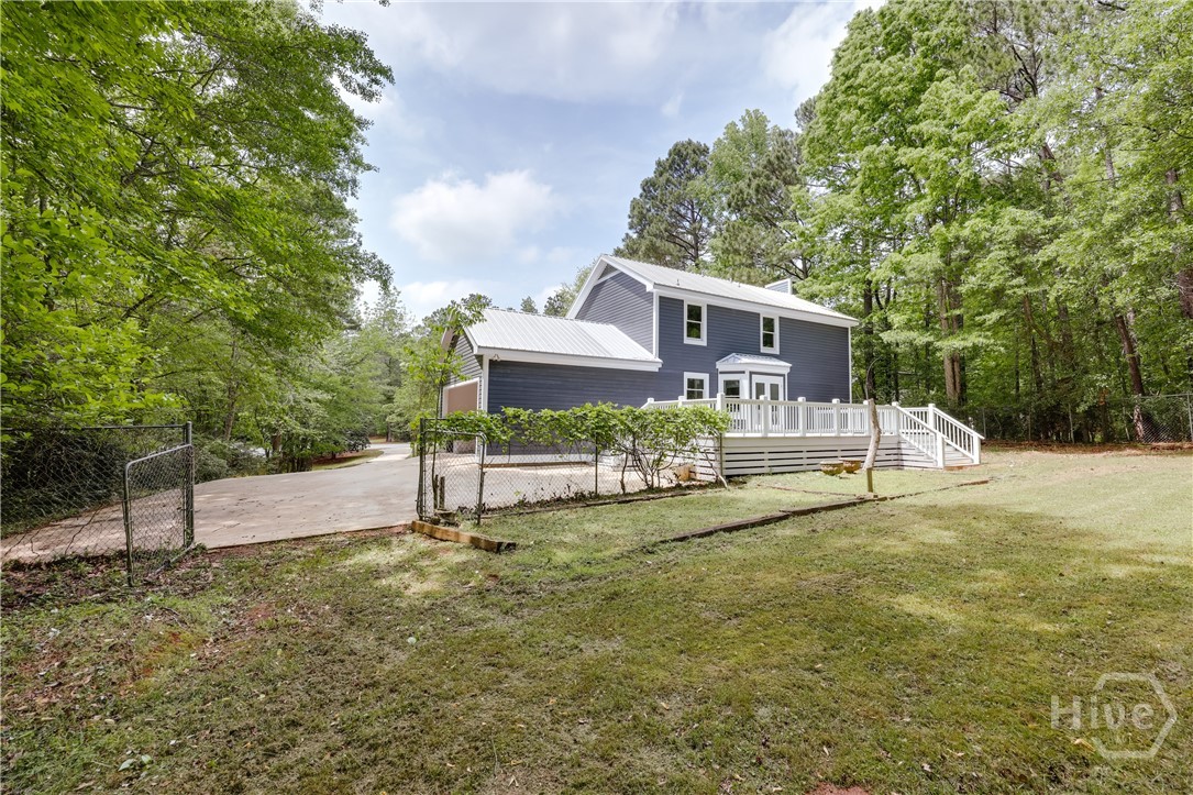 155 Hunters Pointe Drive