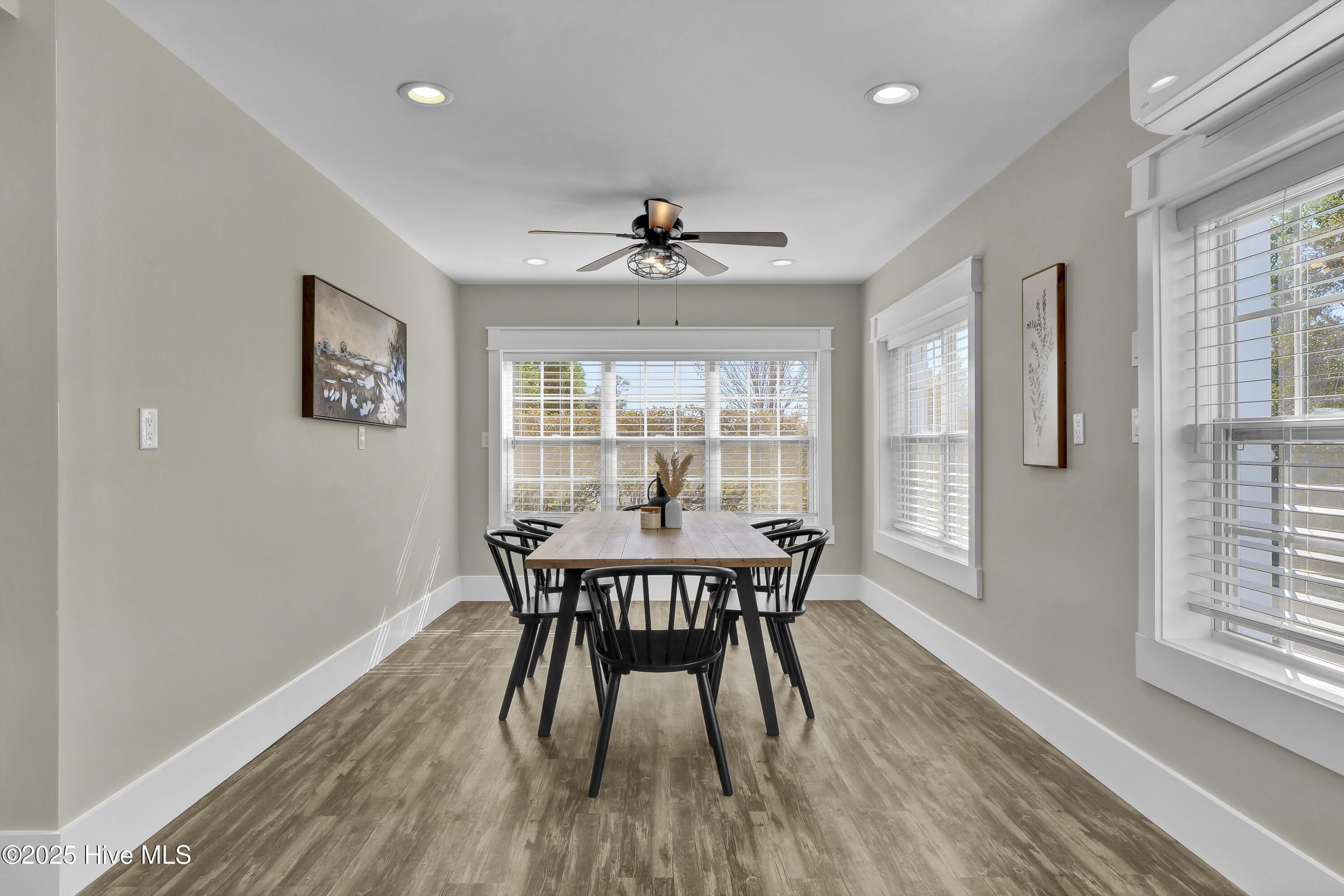 100543040 | Photo 45