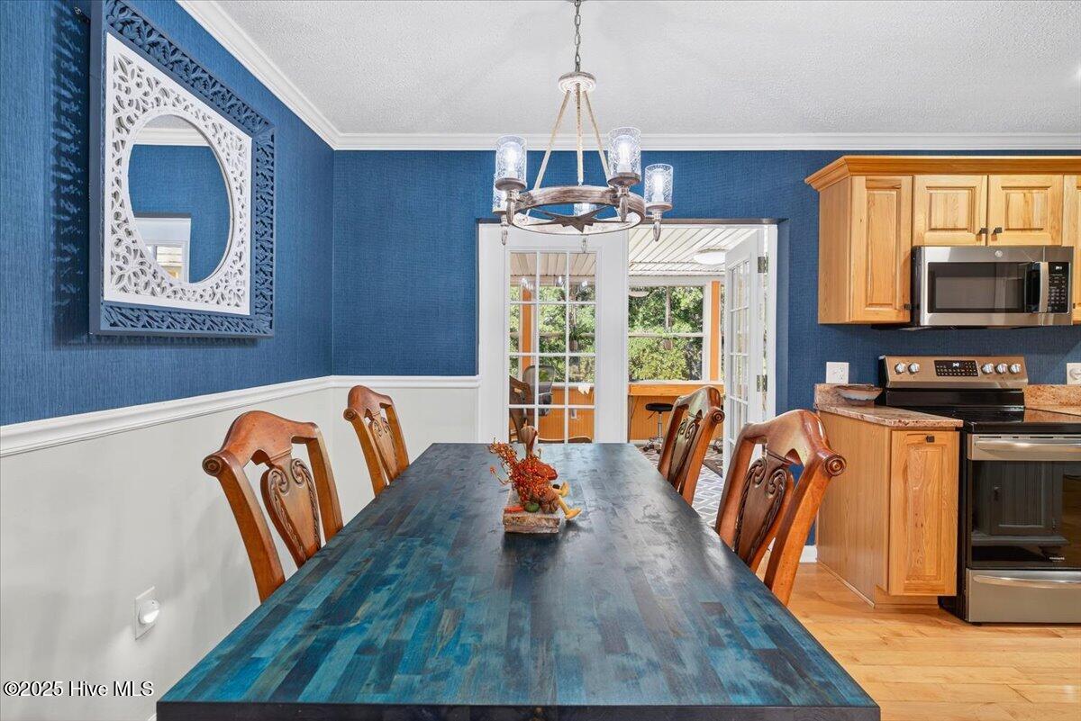 100532606 | Photo 11