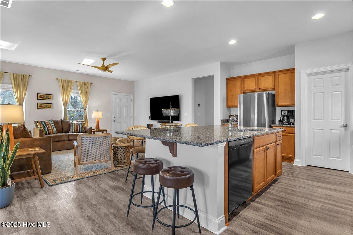 100532414 | Photo 12