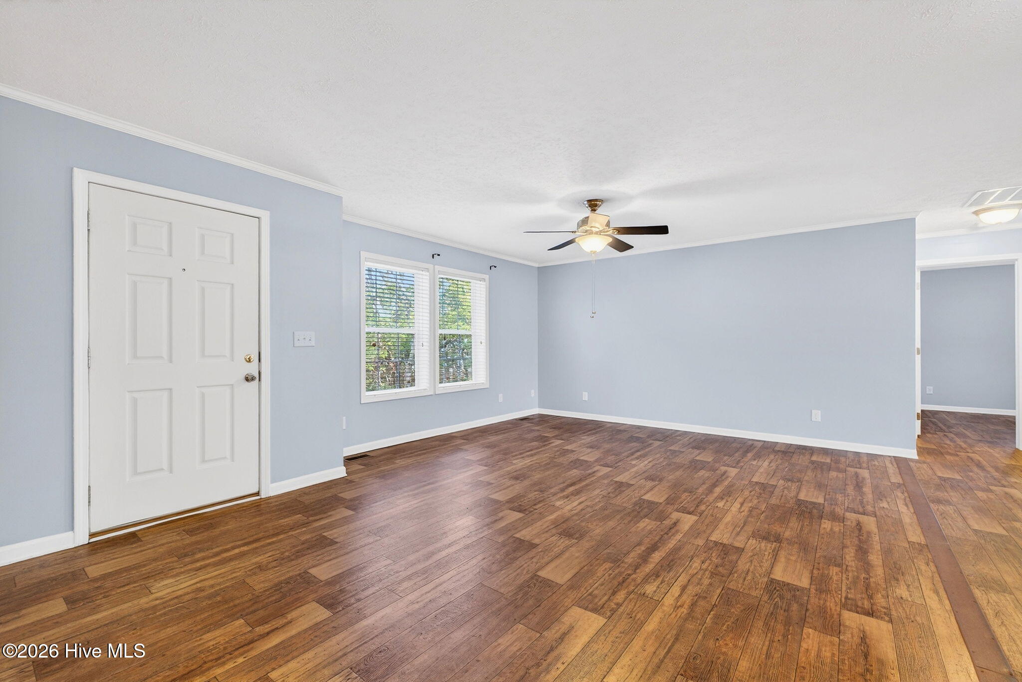 100557070 | Photo 28