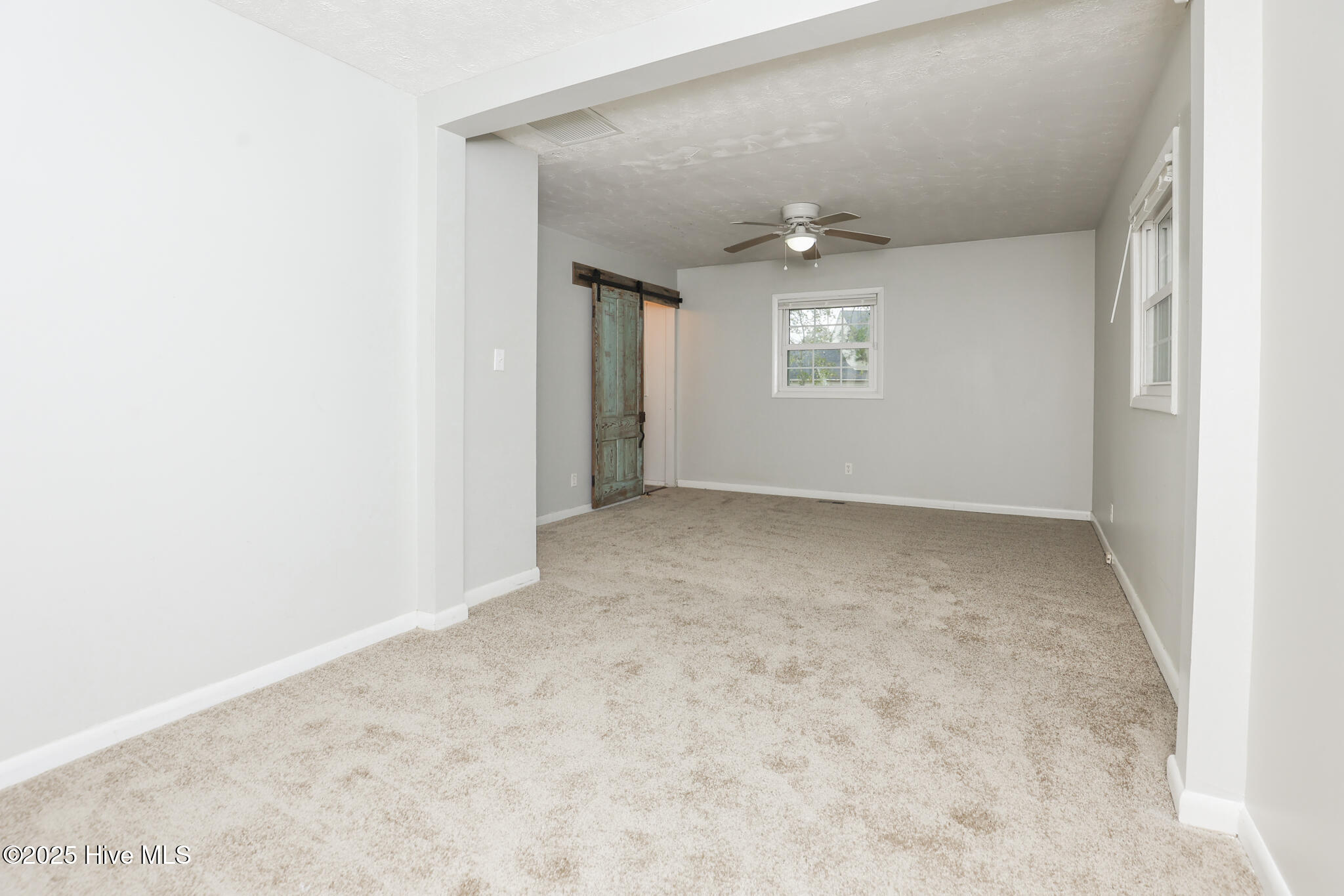 100546143 | Photo 21