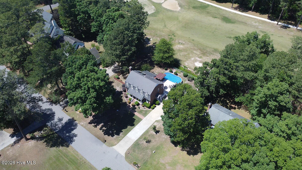 GOLF COURSE, POOL & PRIVACY!