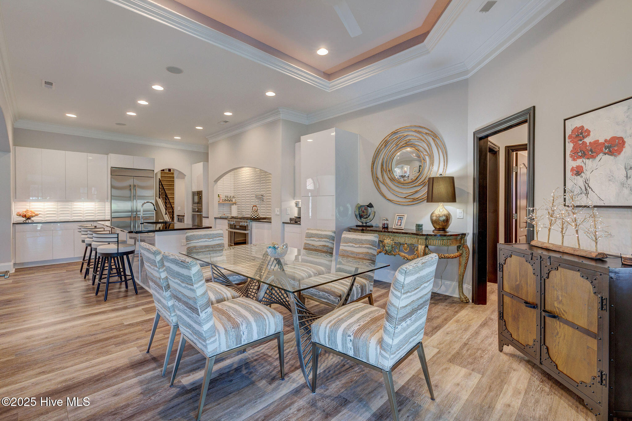 100550746 | Photo 26