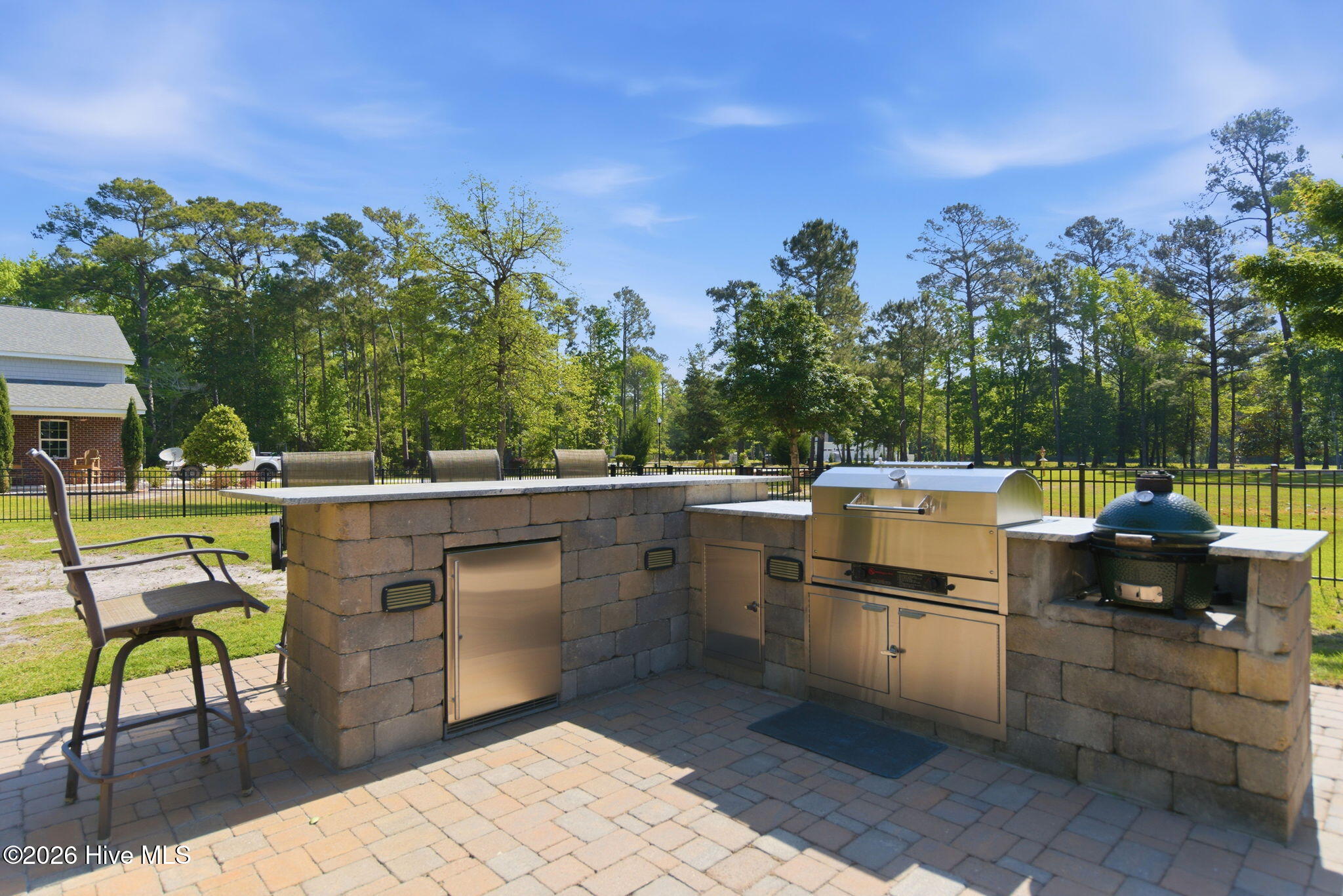 100570615 | Photo 49