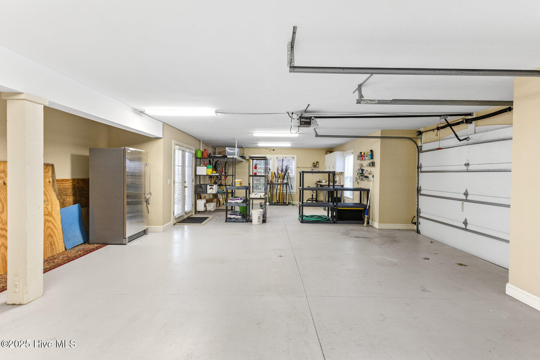 100544952 | Photo 50