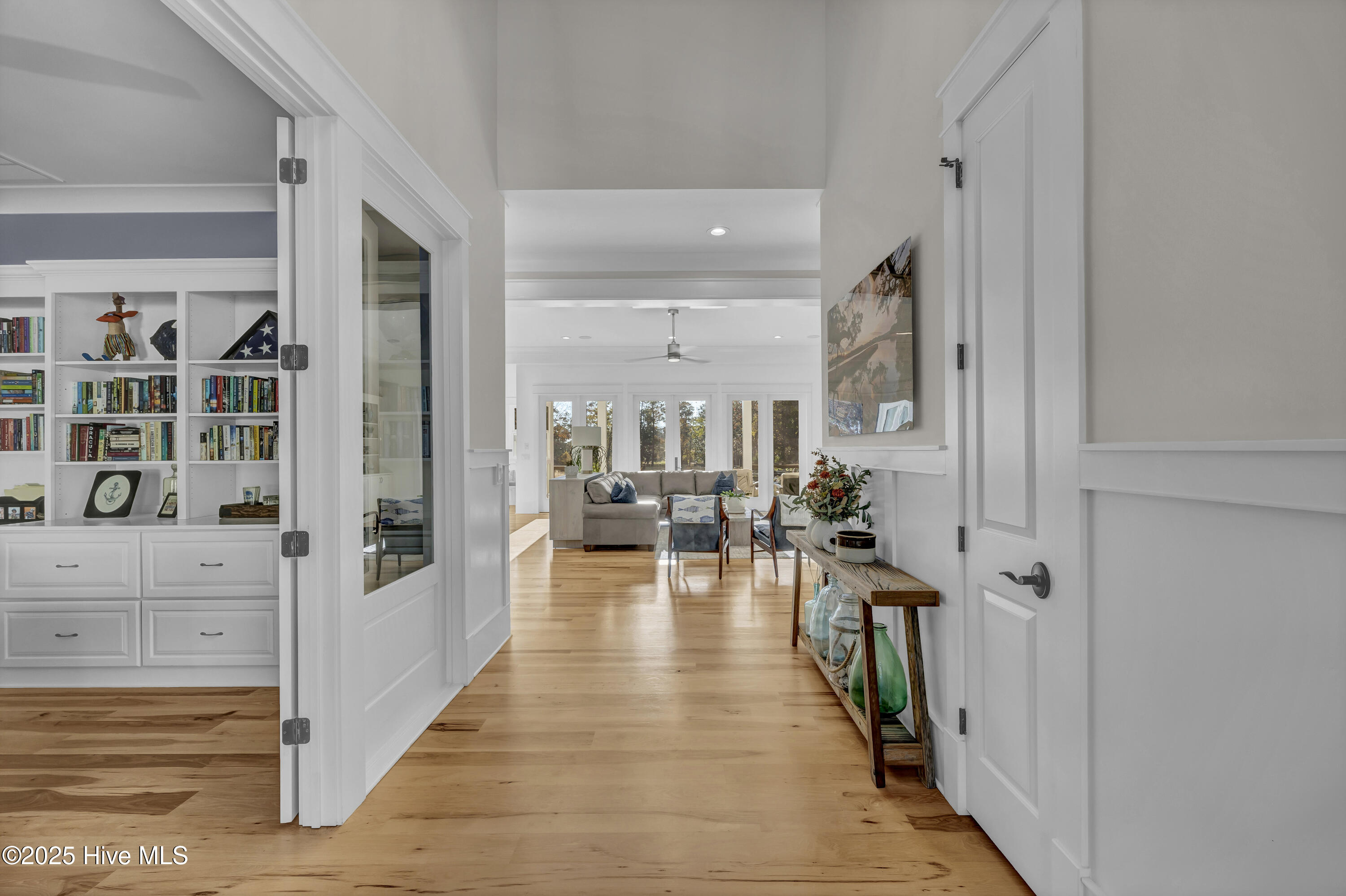 100543149 | Photo 12