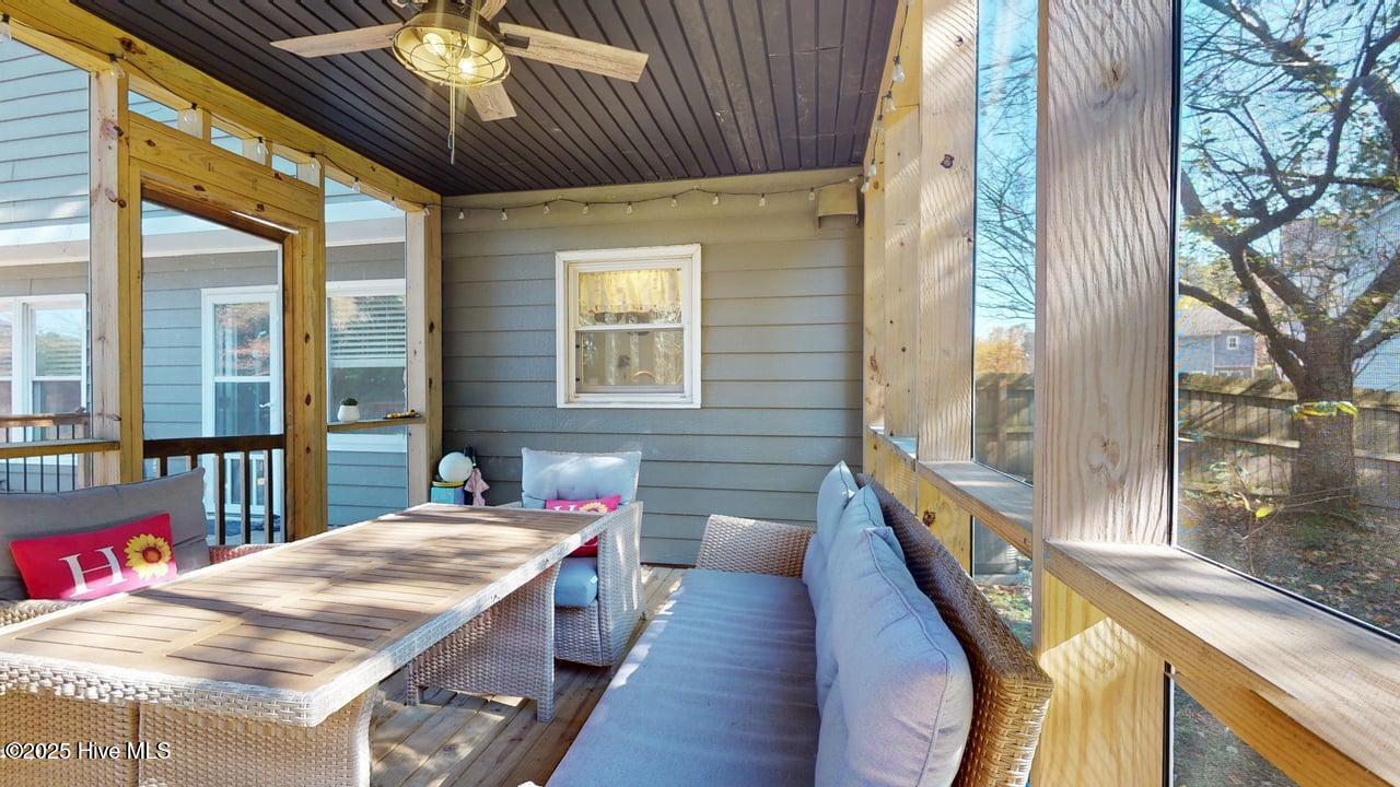 100541217 | Photo 35