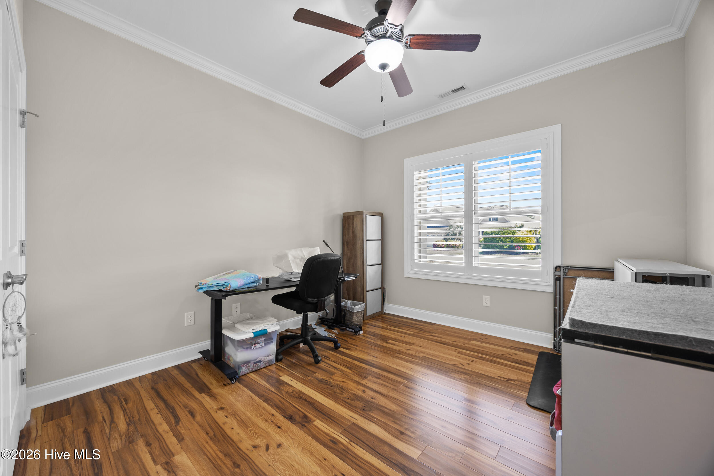 100566024 | Photo 32