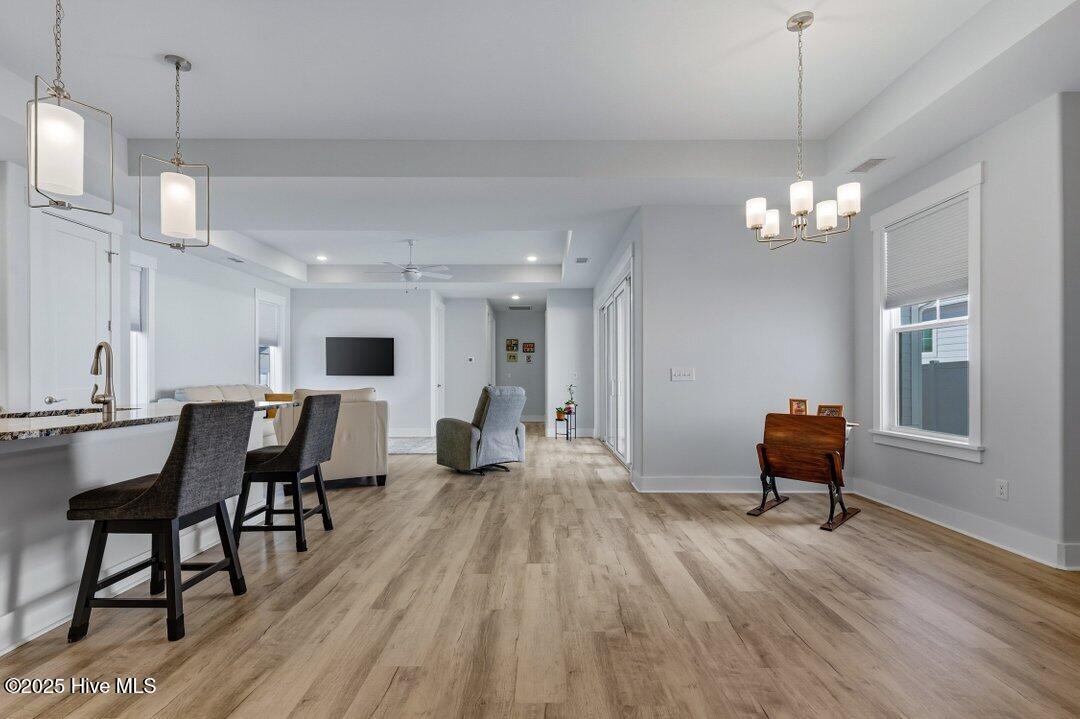 100543615 | Photo 12