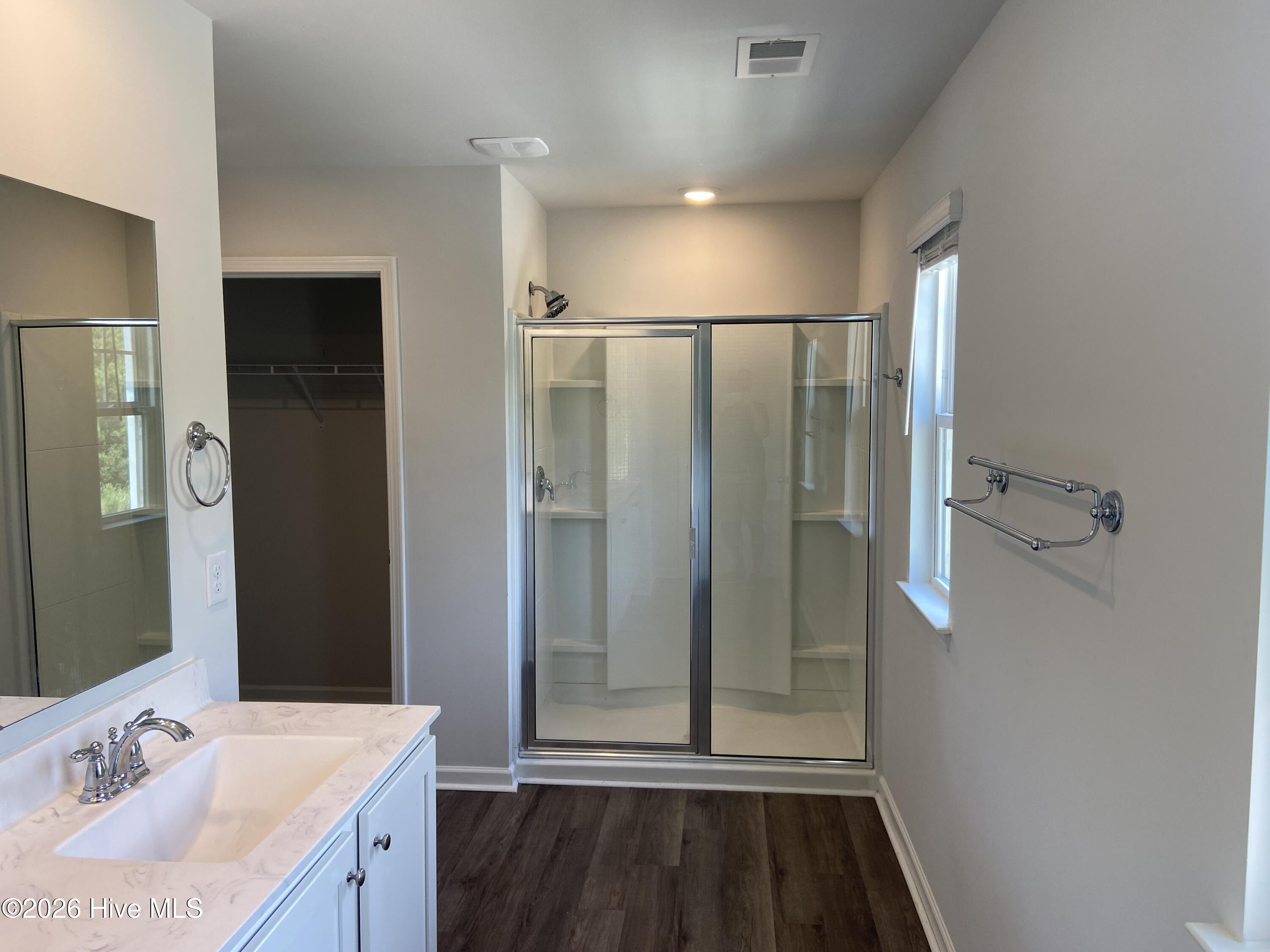 100561980 | Photo 26