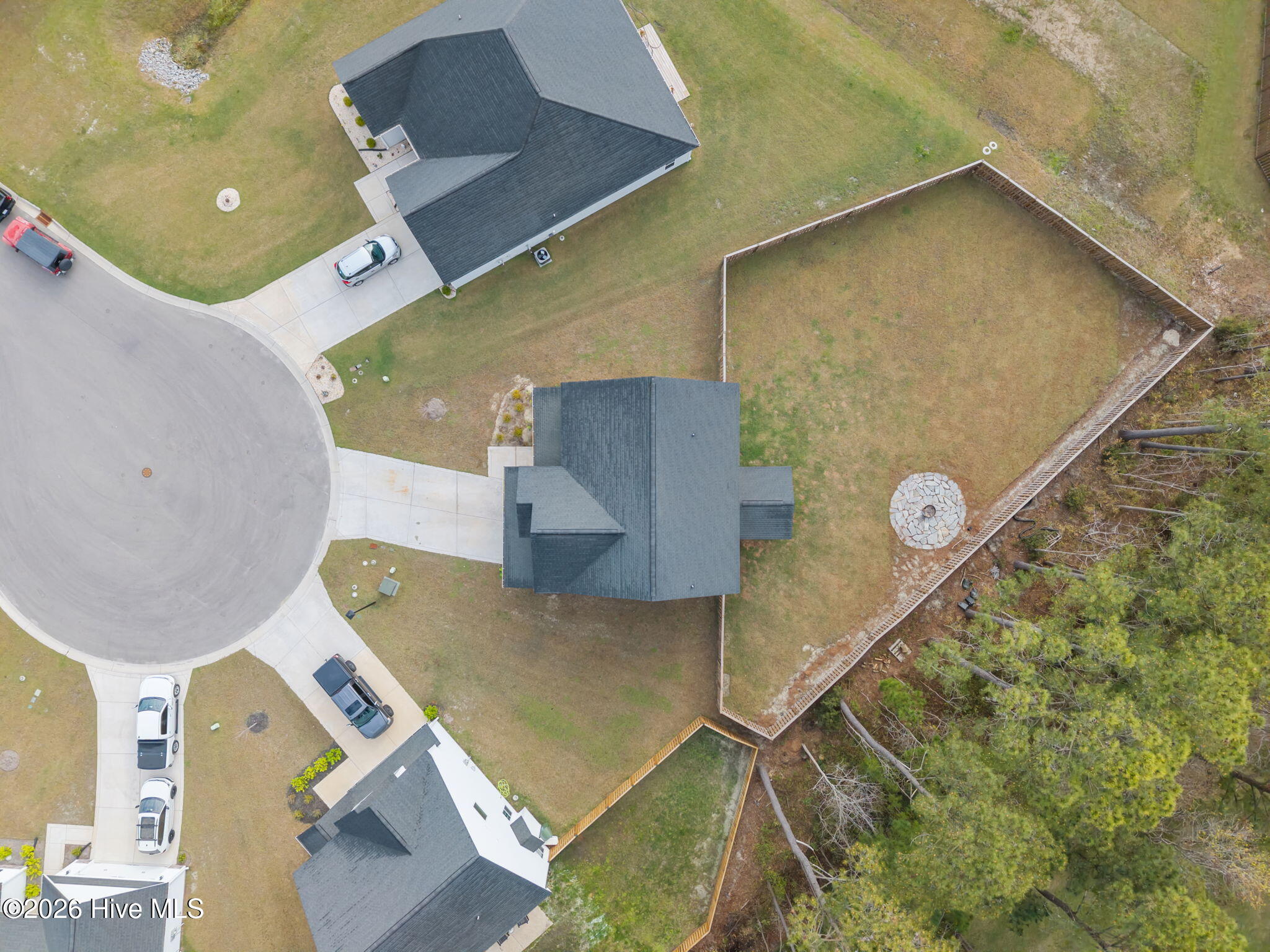 100563779 | Photo 45