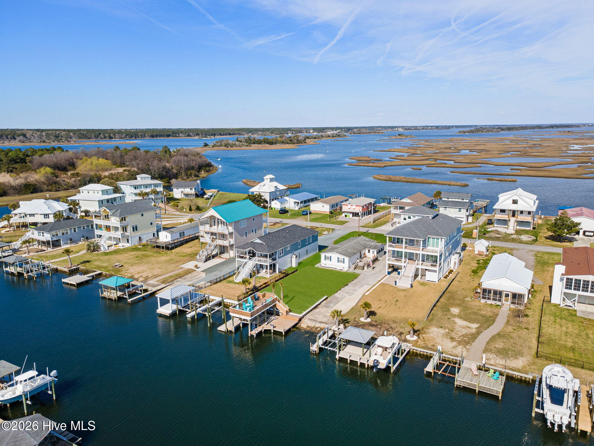 100561406 | Photo 64