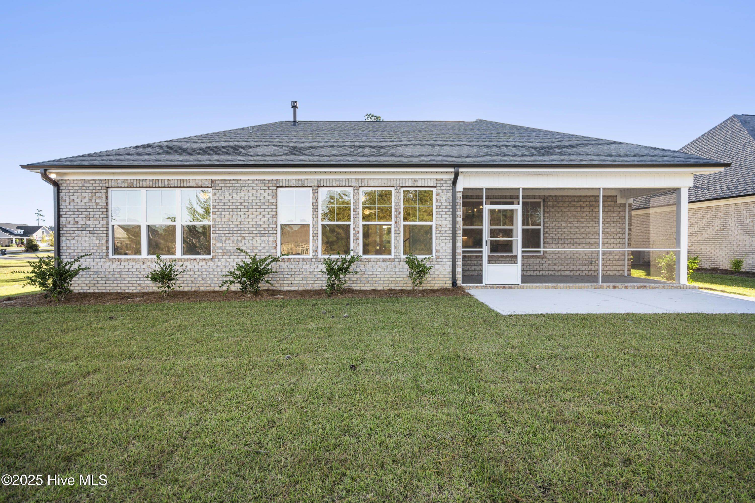 100493135 | Photo 57