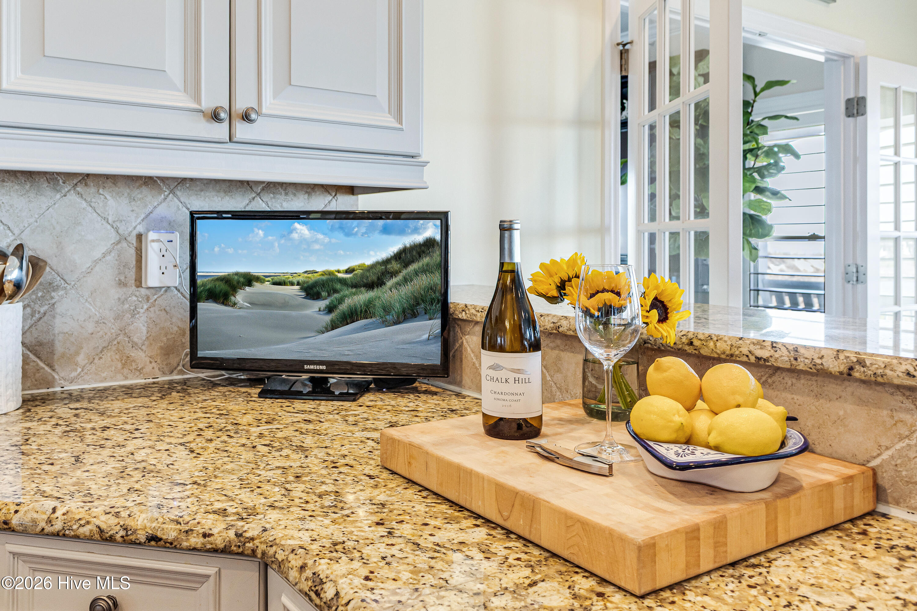 100567897 | Photo 24