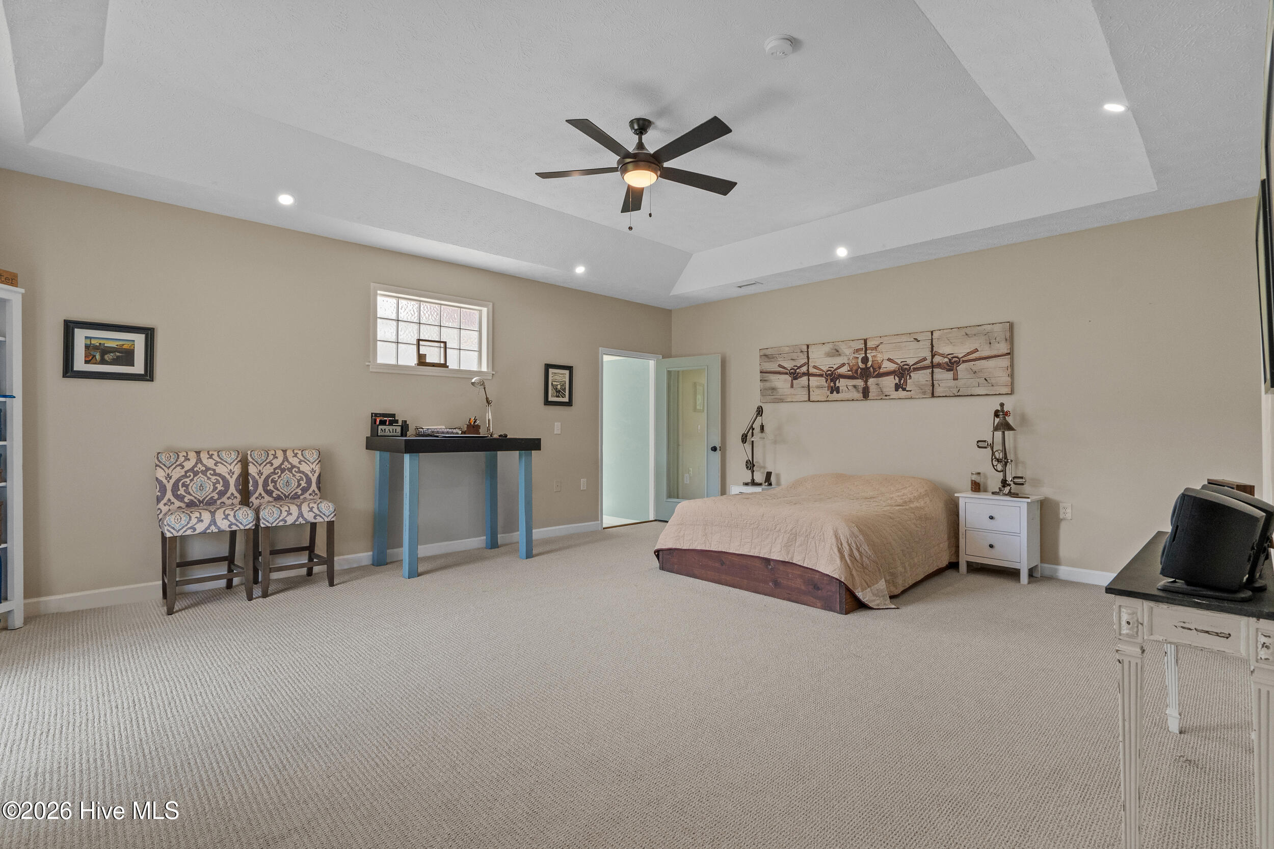 100548426 | Photo 17