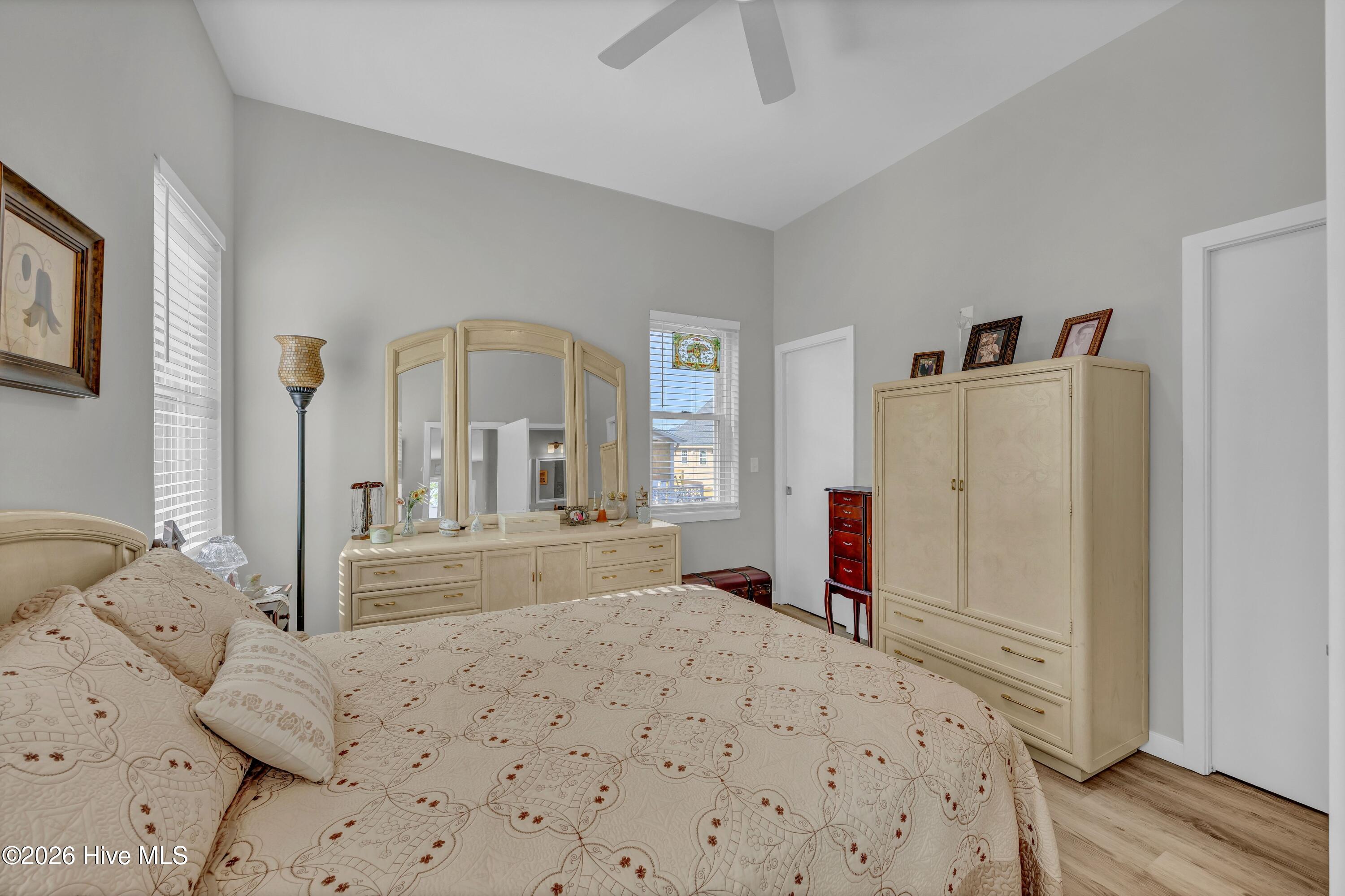 100561235 | Photo 12