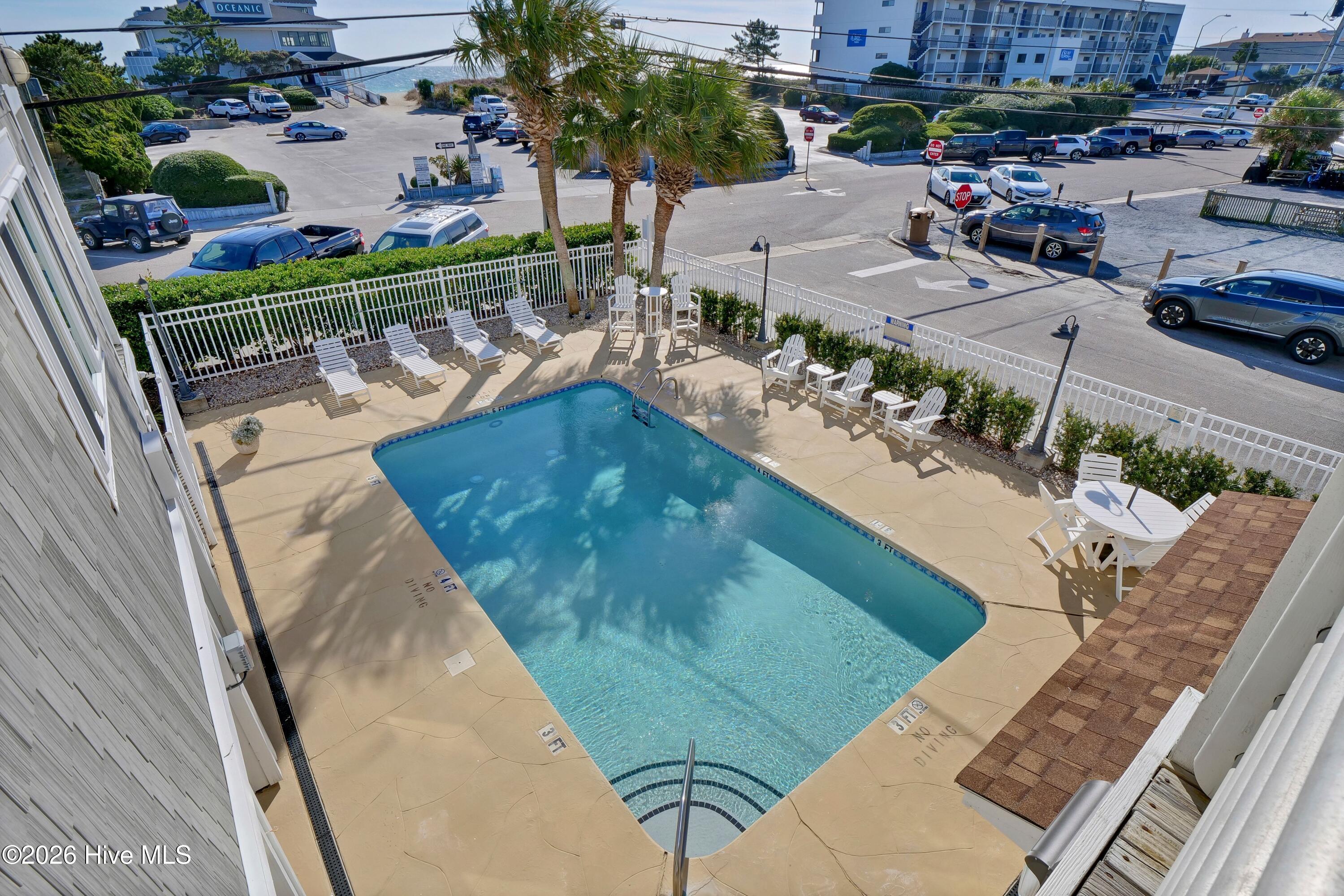 100549737 | Photo 26