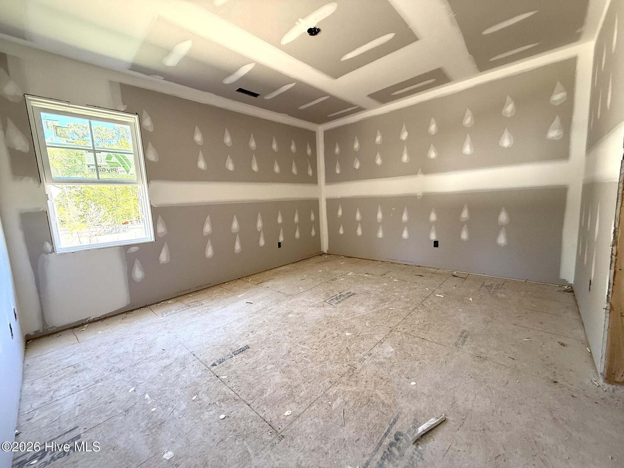 100558276 | Photo 14