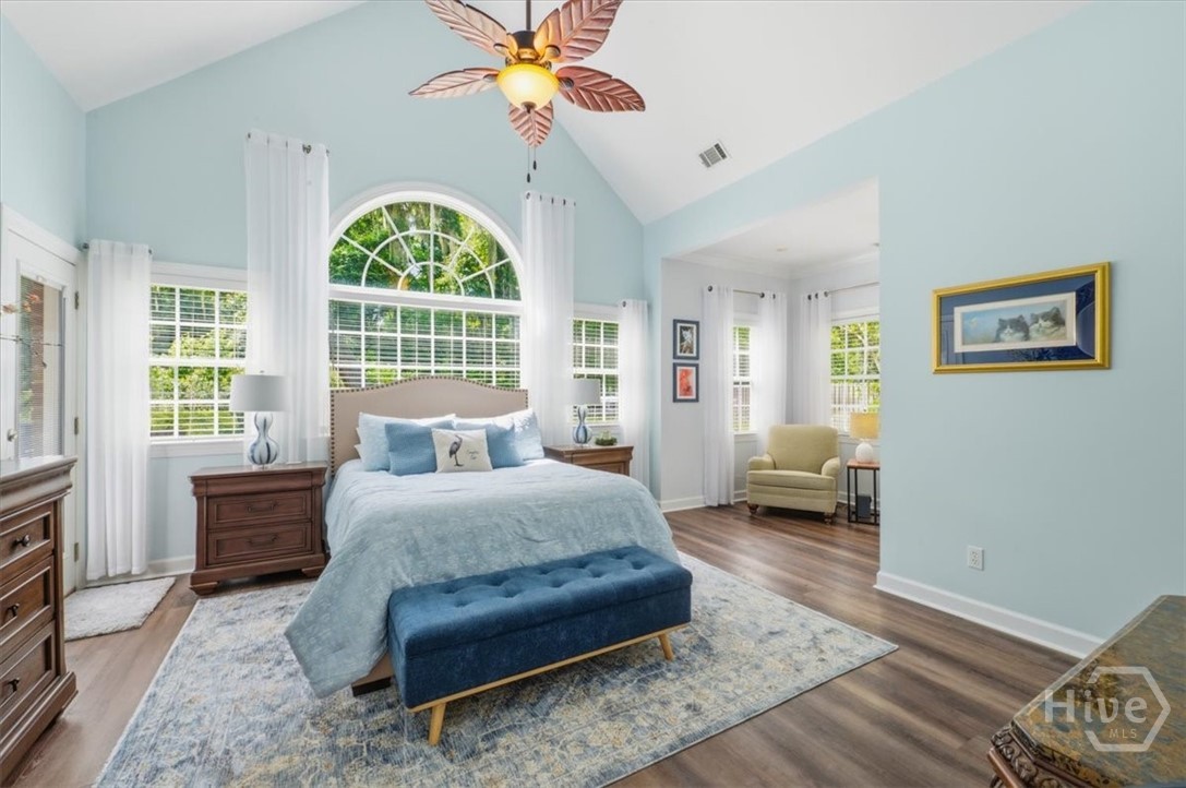 Split floor plan. Amazing primary suite!
