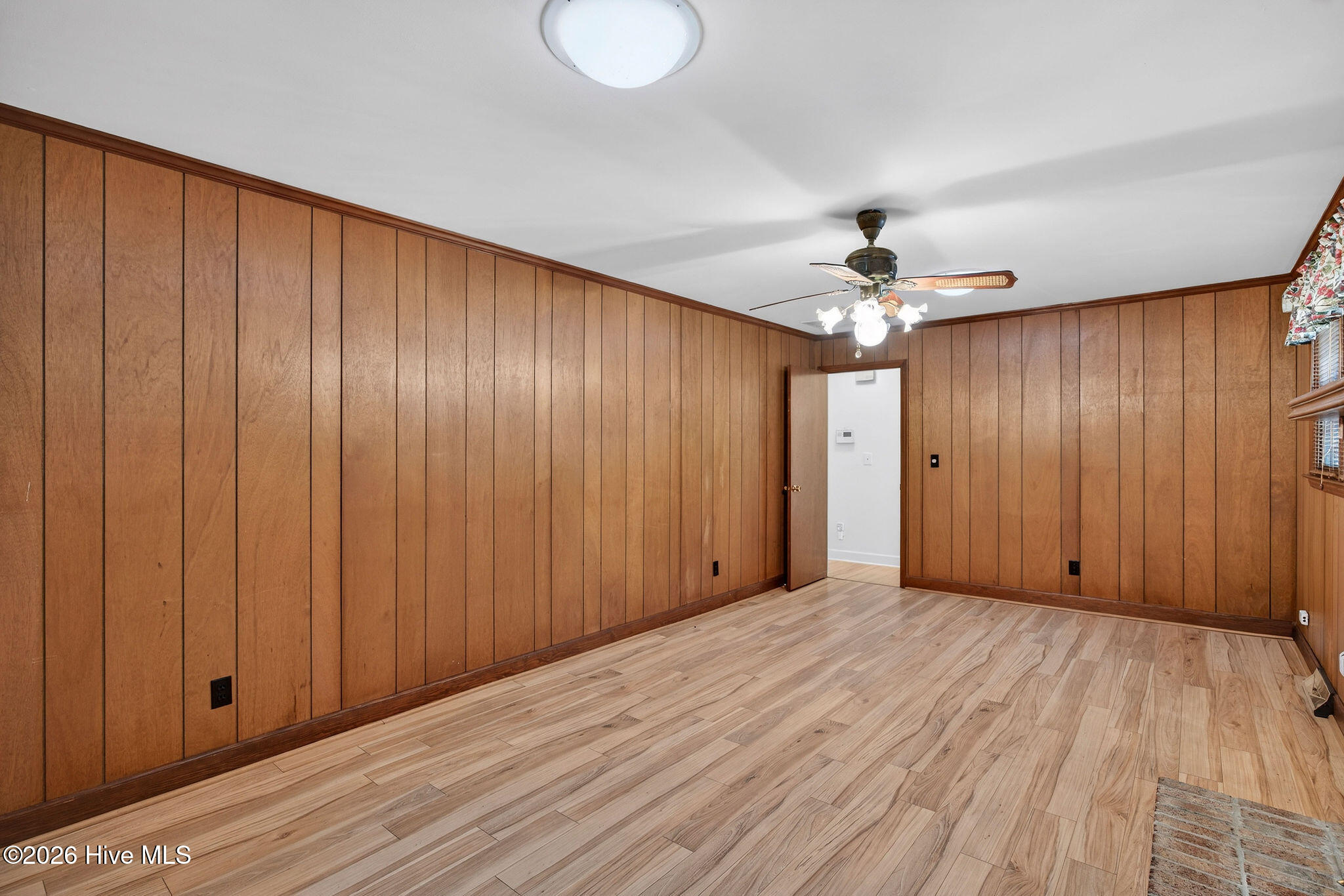 100556138 | Photo 24