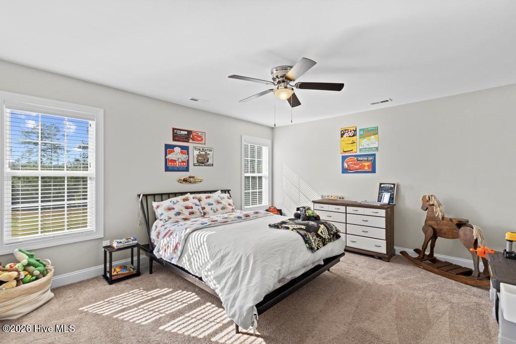 100562207 | Photo 39