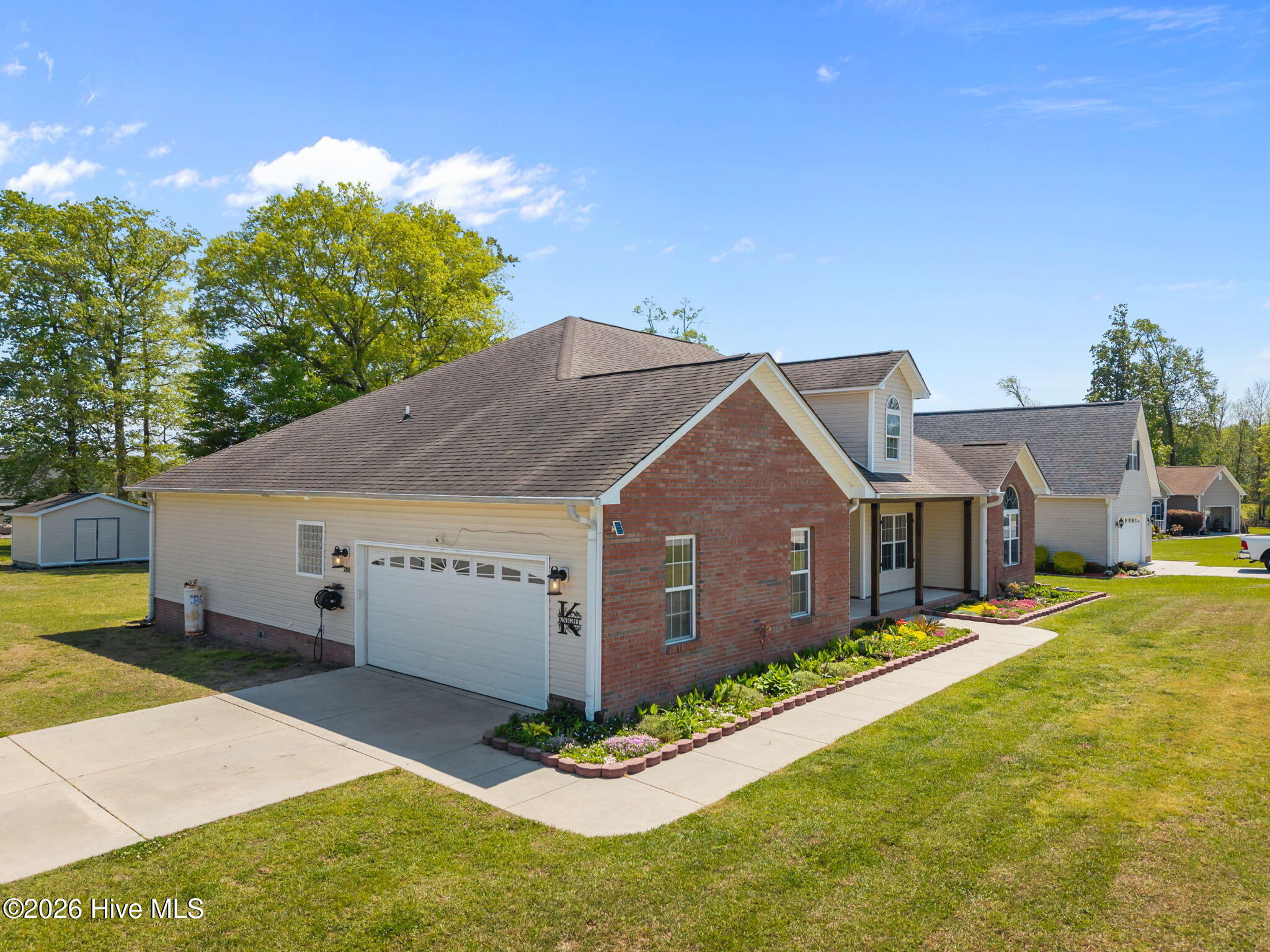 100567652 | Photo 38