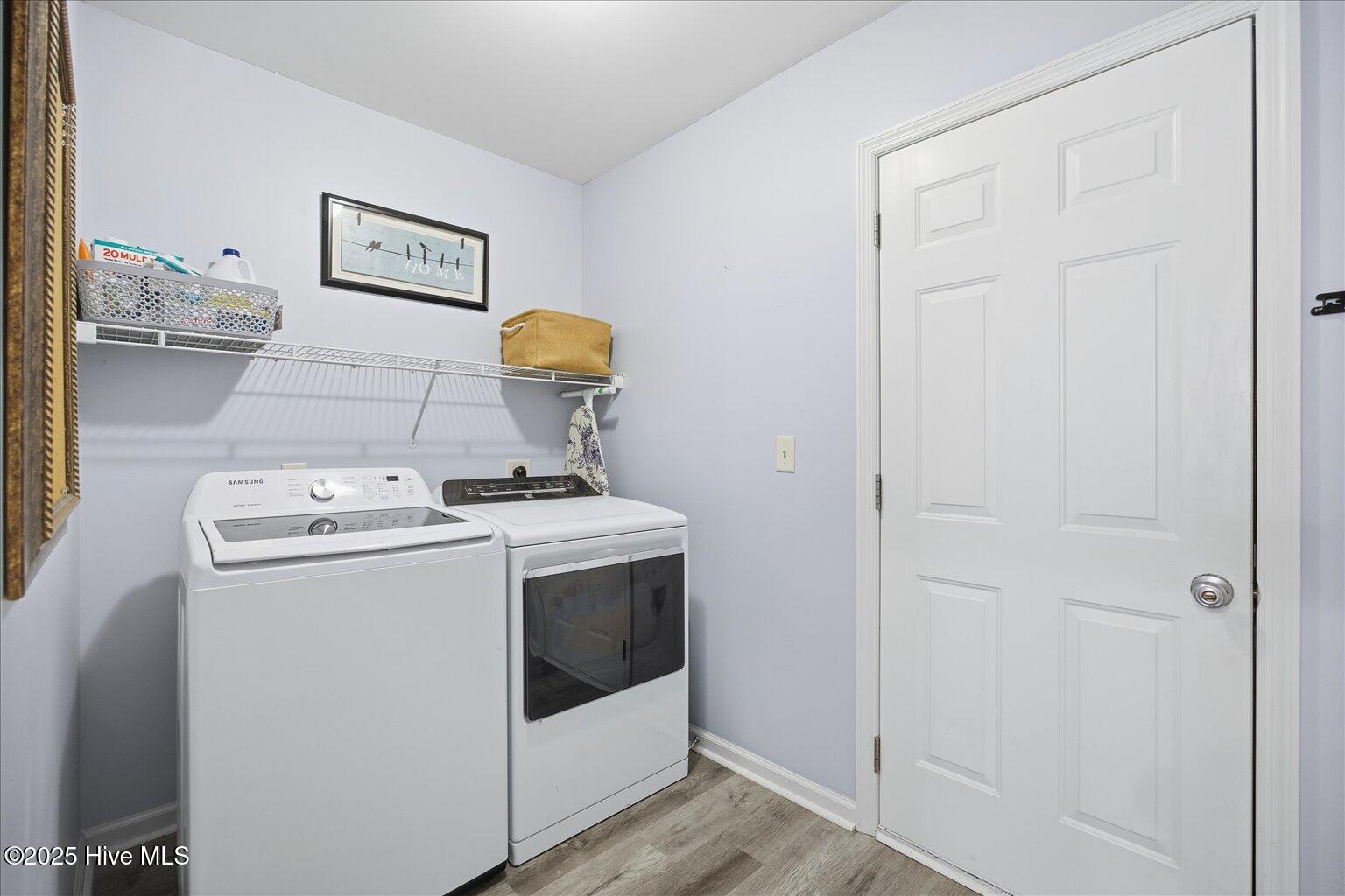 100543351 | Photo 28