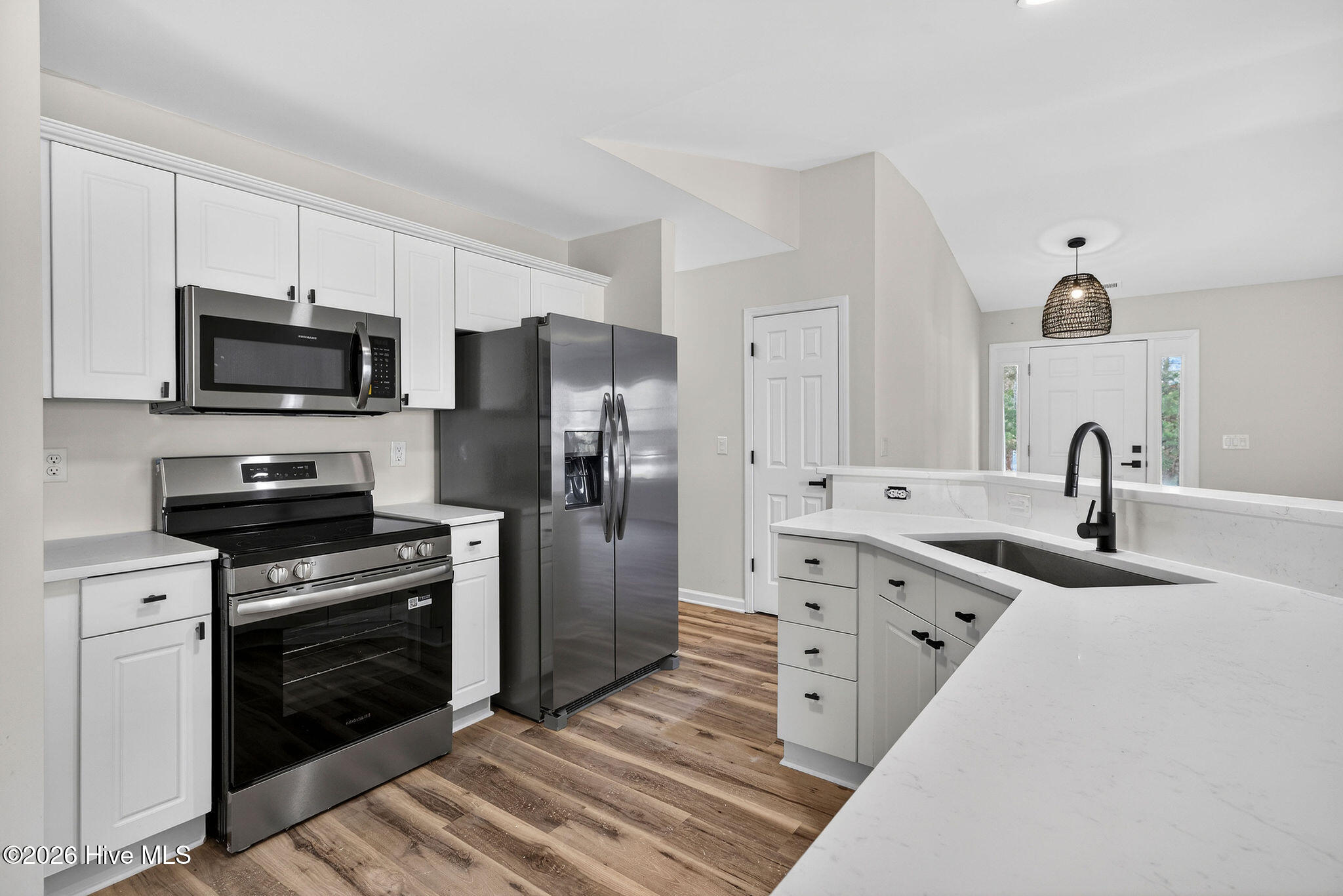 100562659 | Photo 12