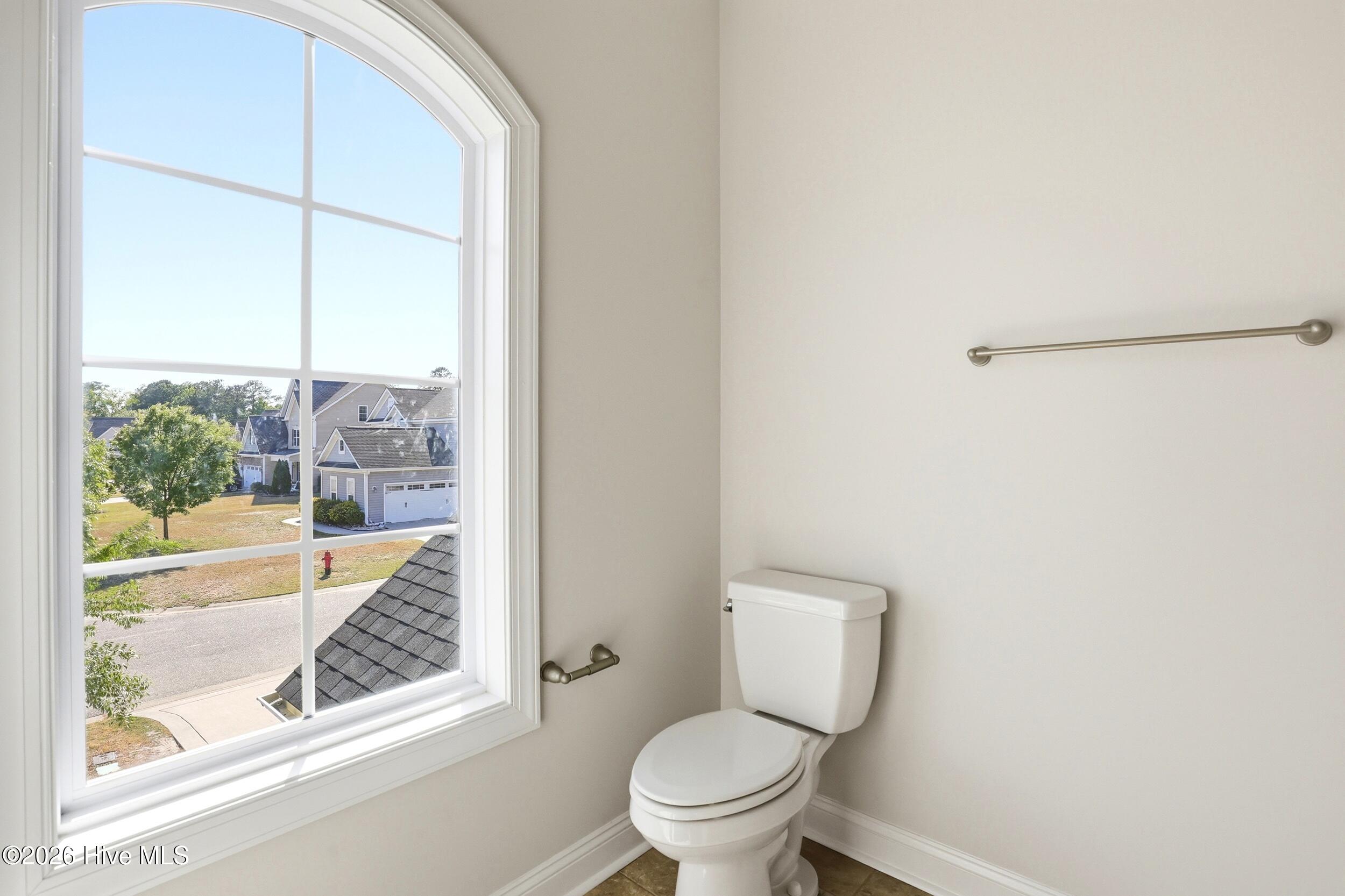 100569352 | Photo 36