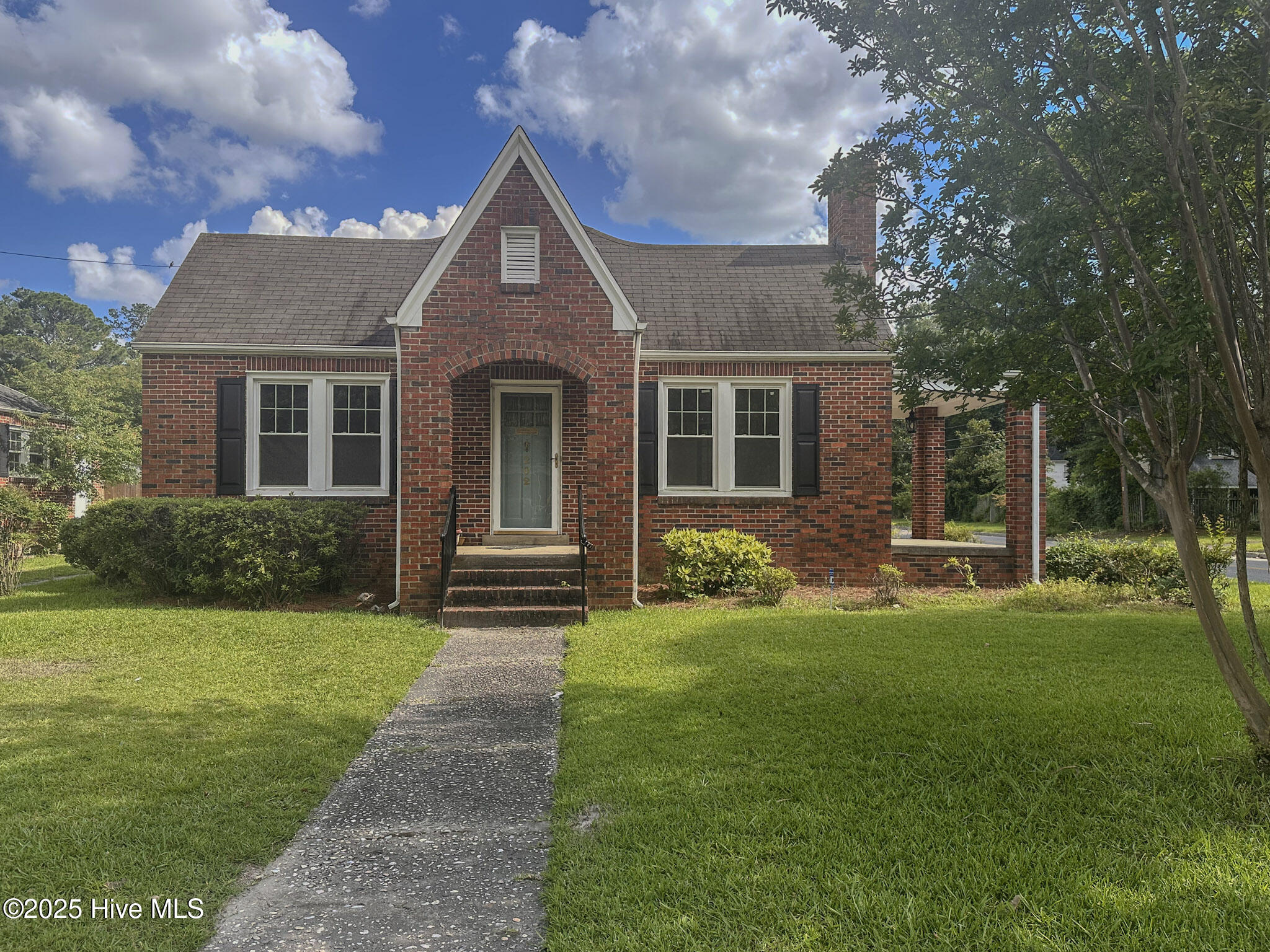 Homes for sale in Lumberton, NC | 202 E 17th St, Lumberton, NC 28358 | MLS# 100515338