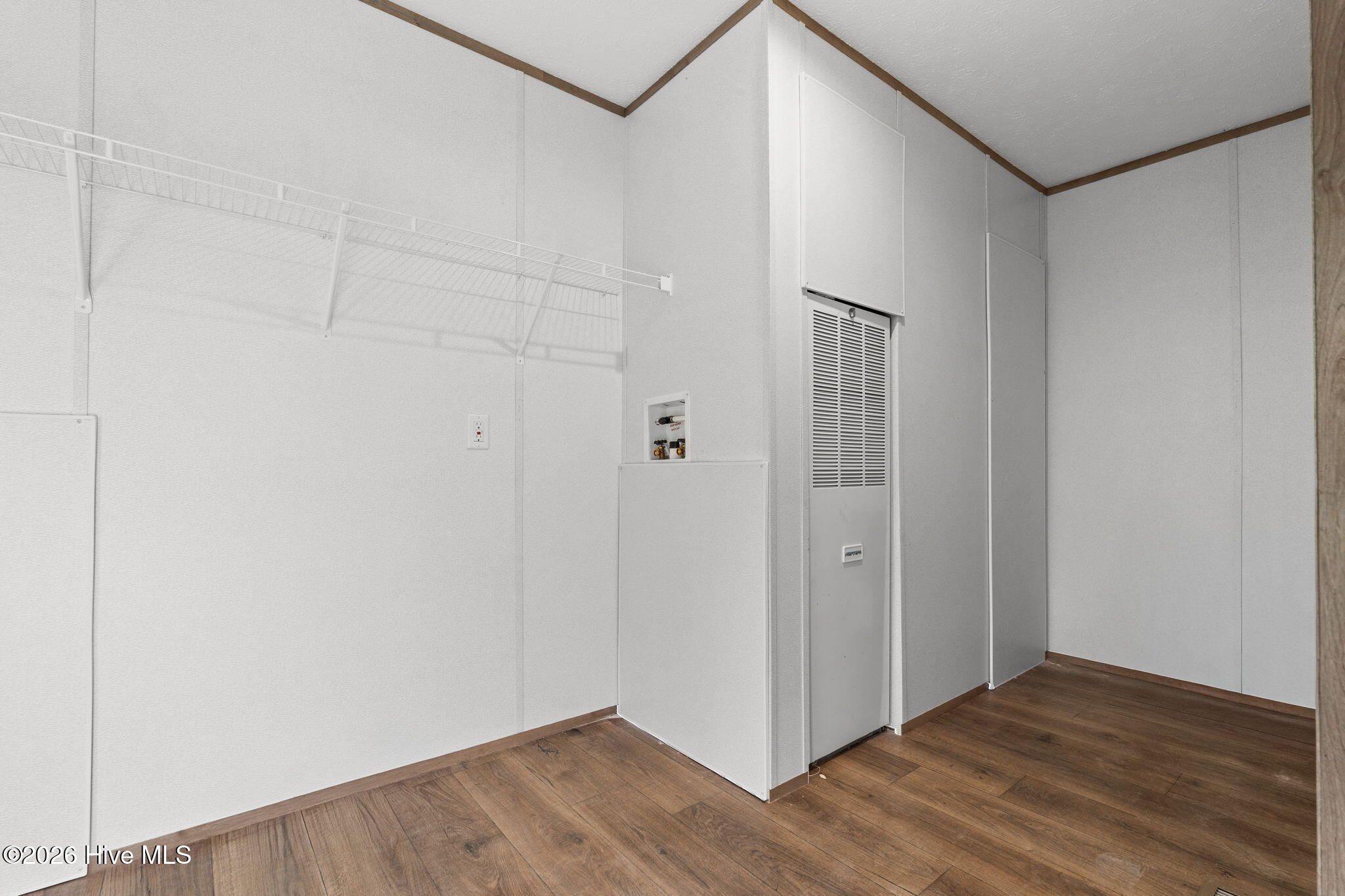 100569950 | Photo 13