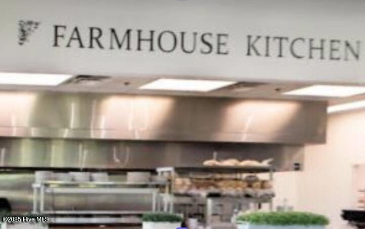 100554691 | Photo 34