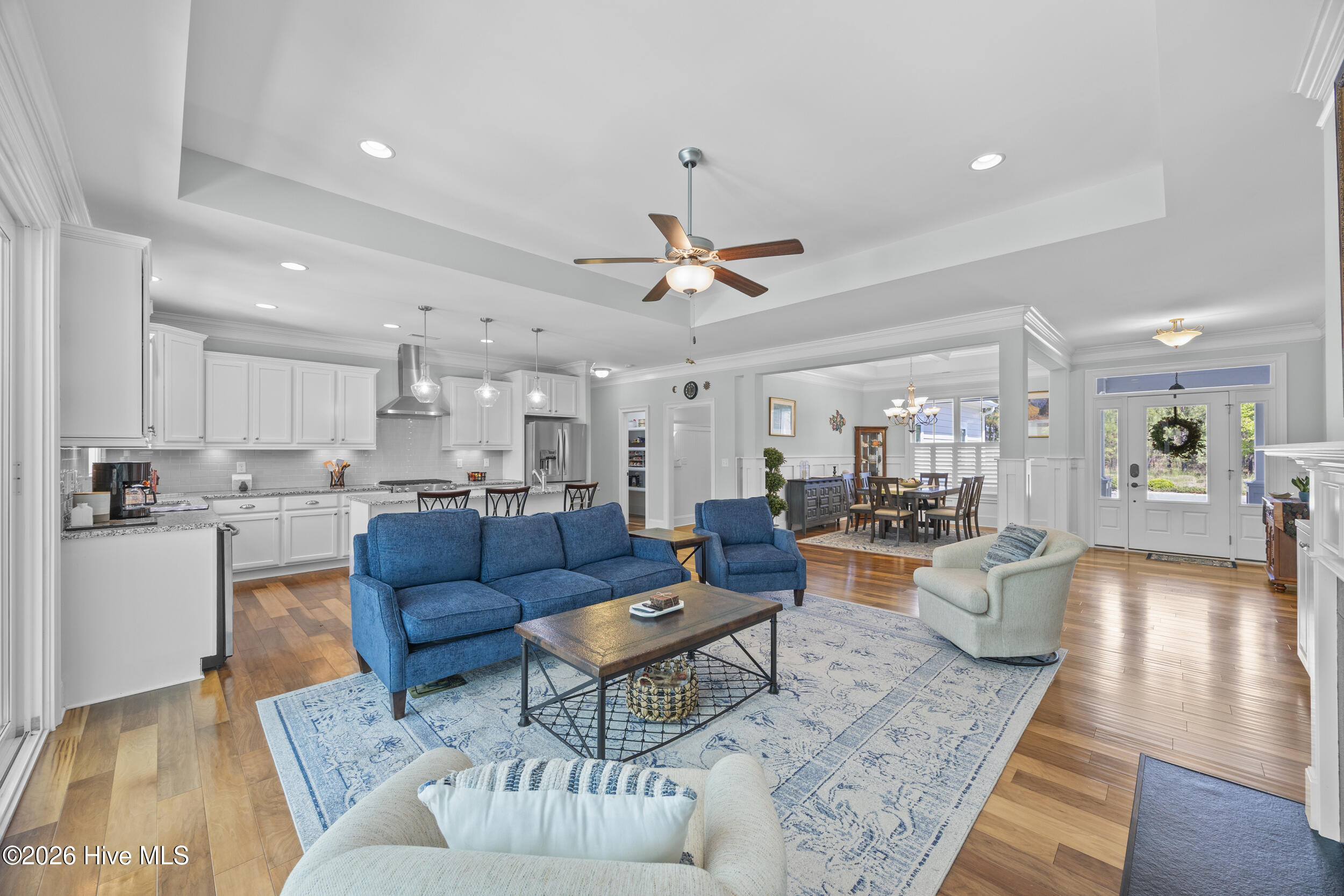 100565647 | Photo 15