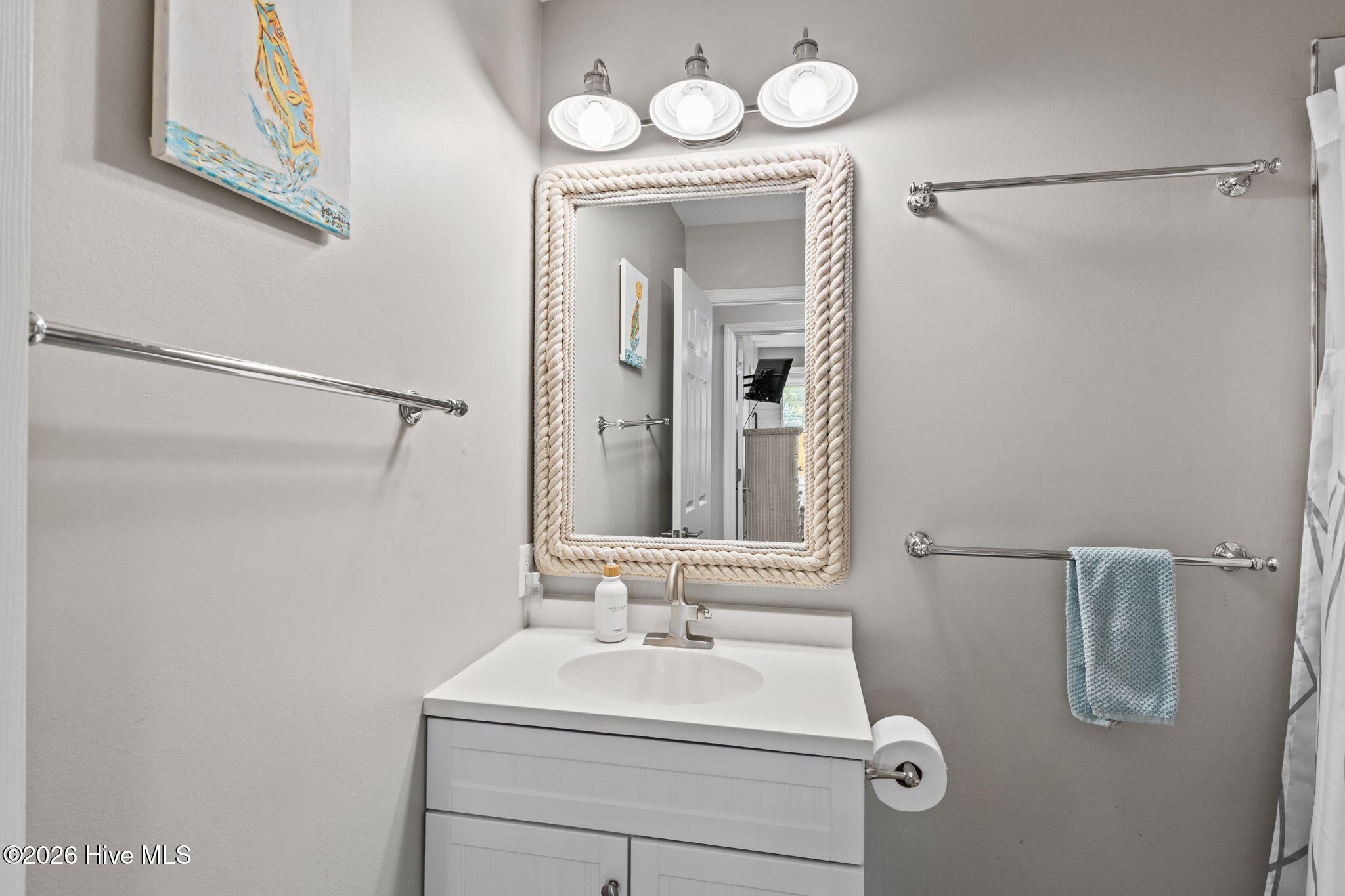 100568584 | Photo 38