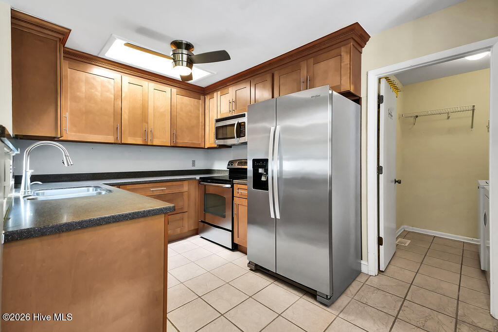 100562236 | Photo 16