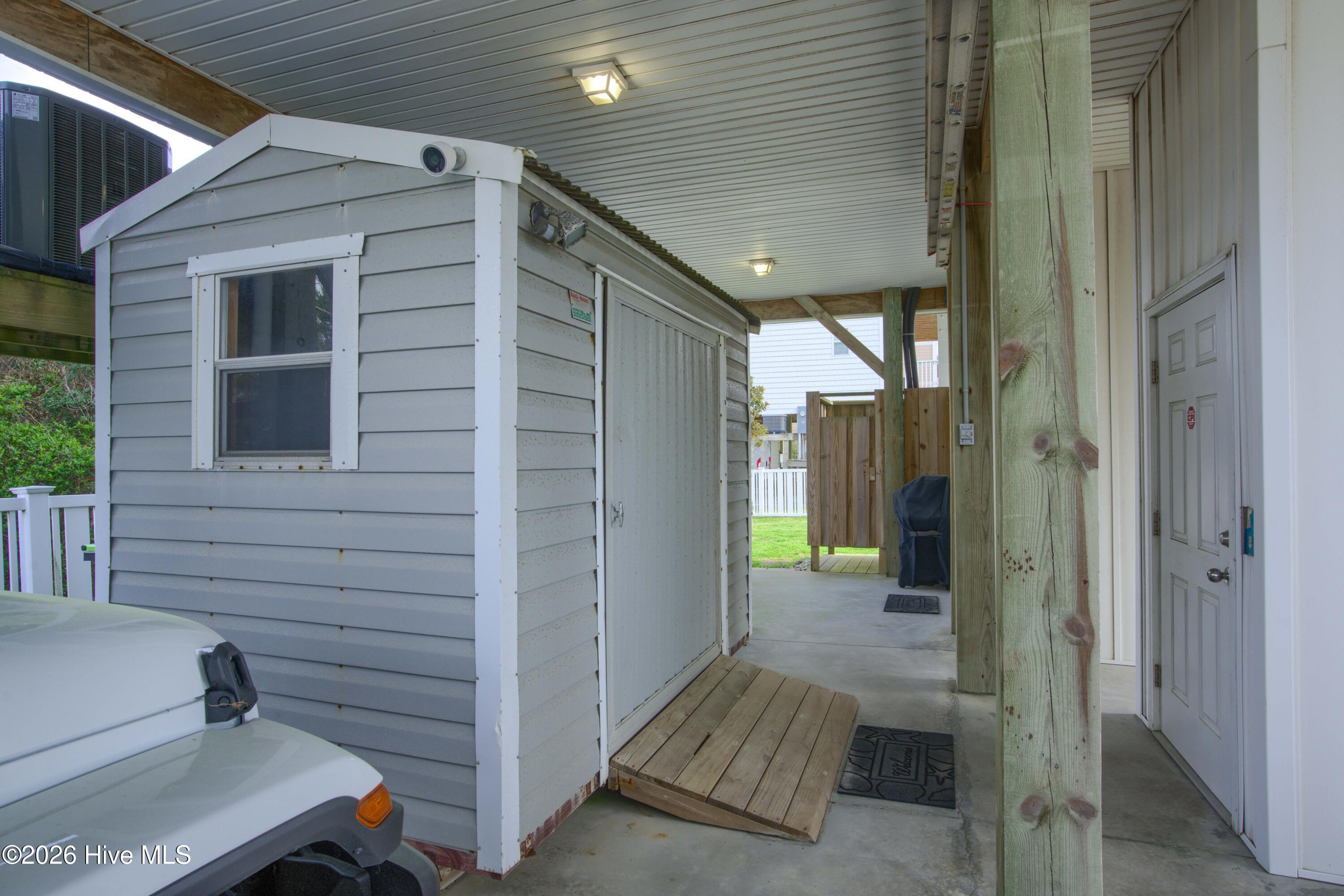 100558539 | Photo 38