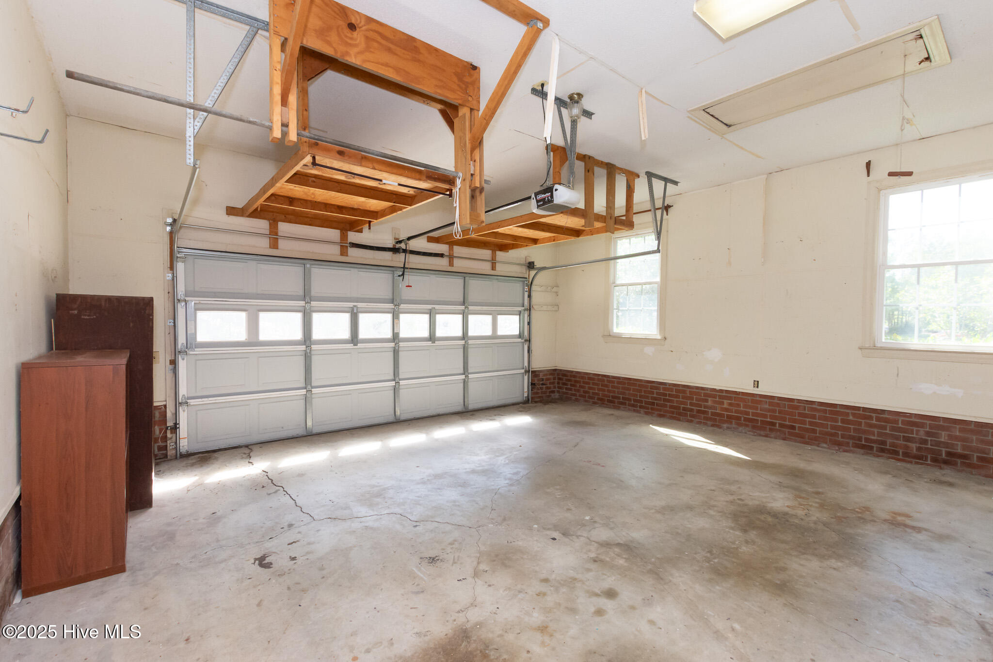 100506266 | Photo 37