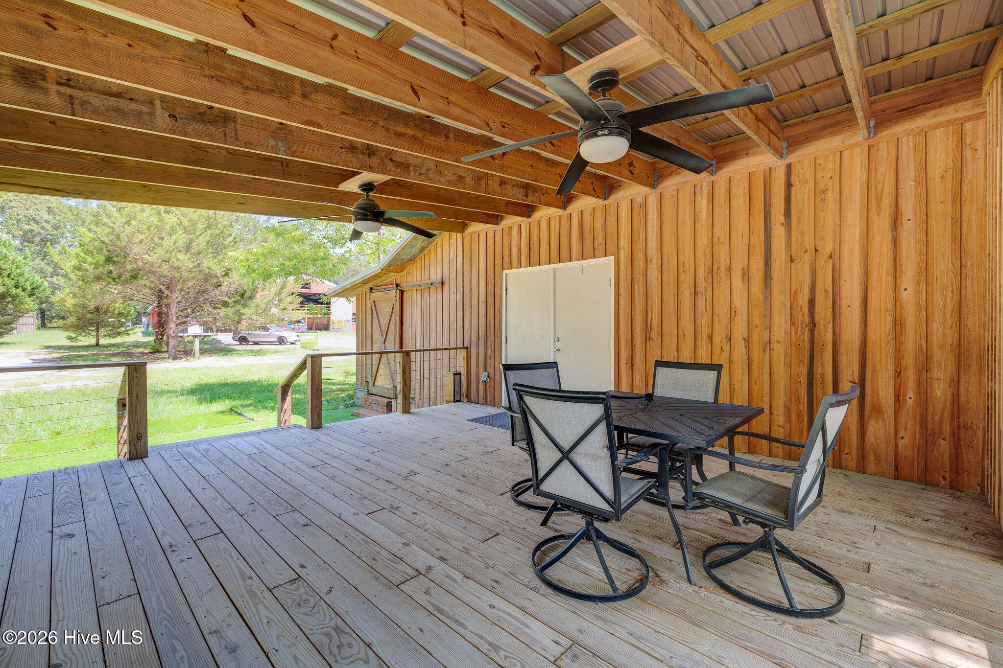 100558109 | Photo 56