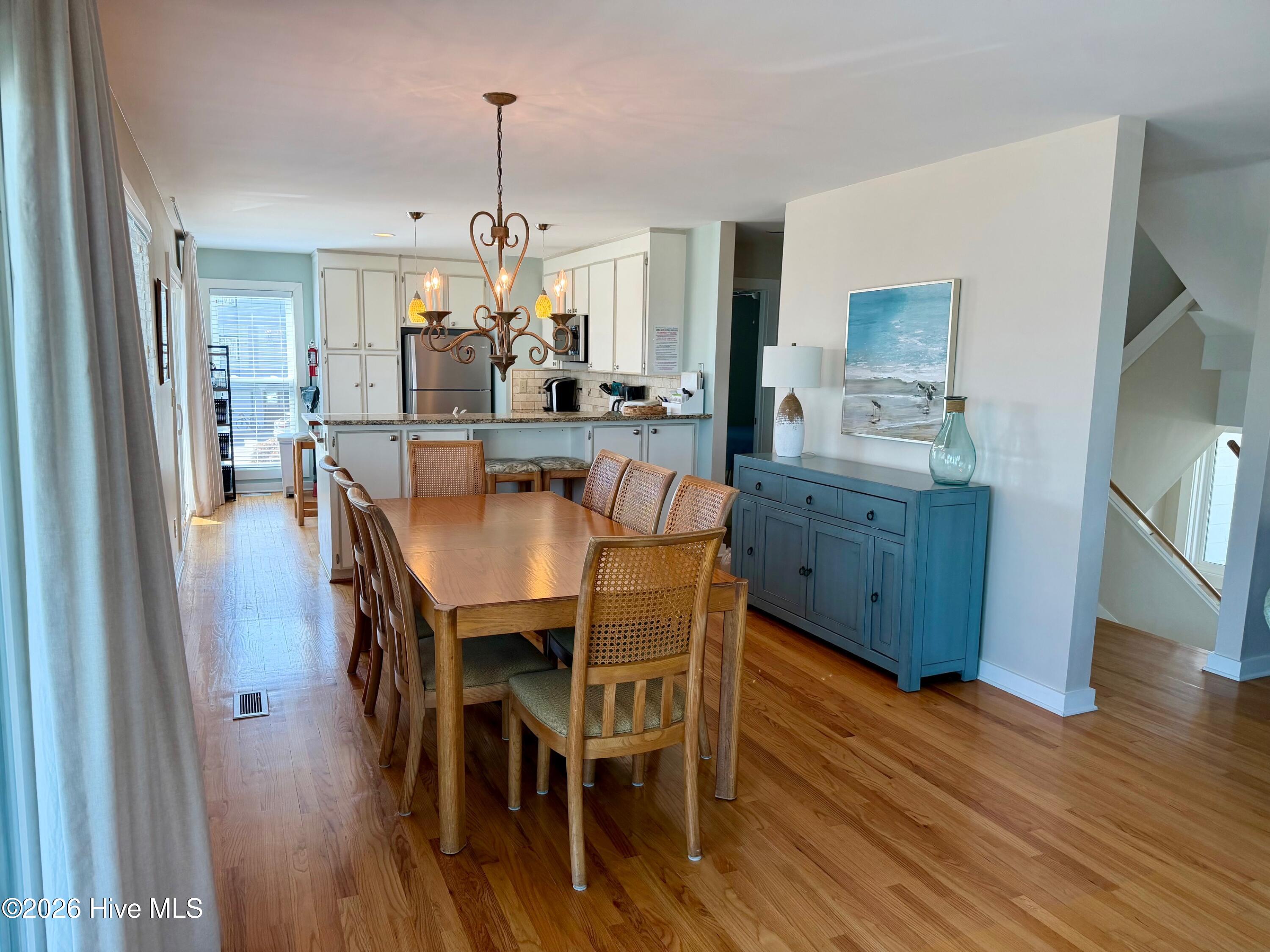 100563246 | Photo 23