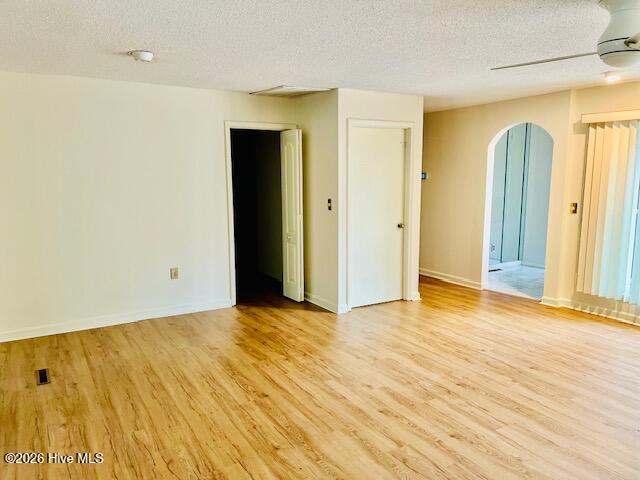 100531930 | Photo 15