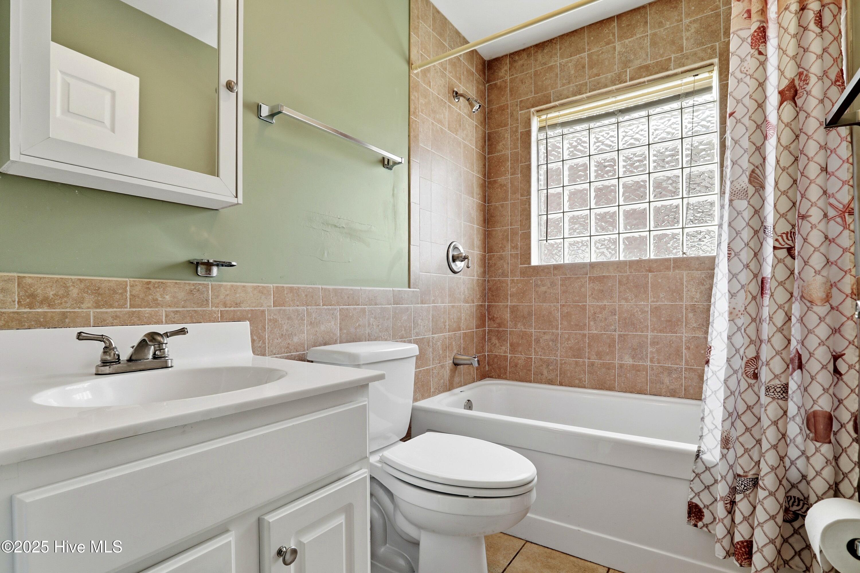 100543603 | Photo 31