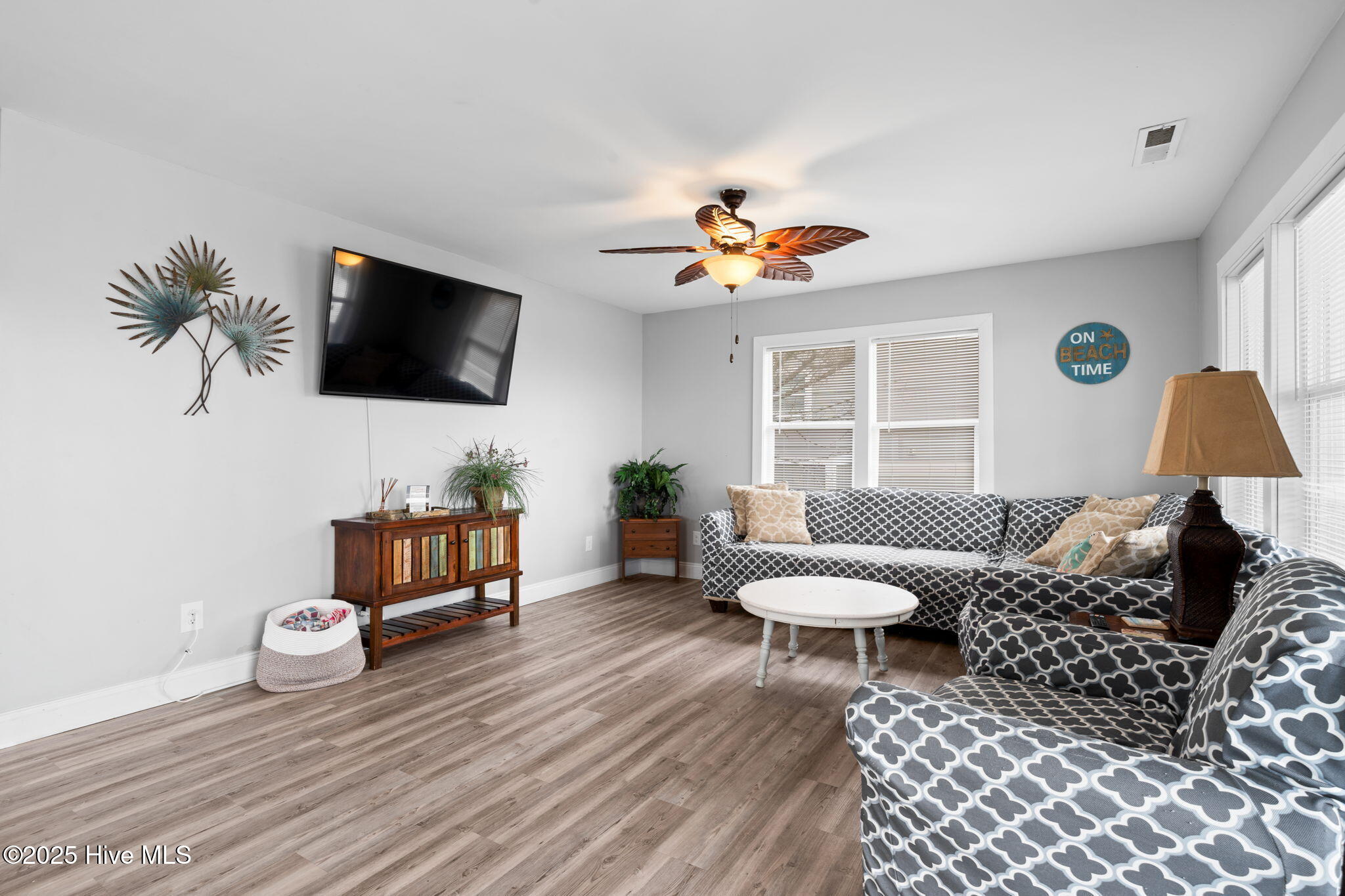 100555627 | Photo 15