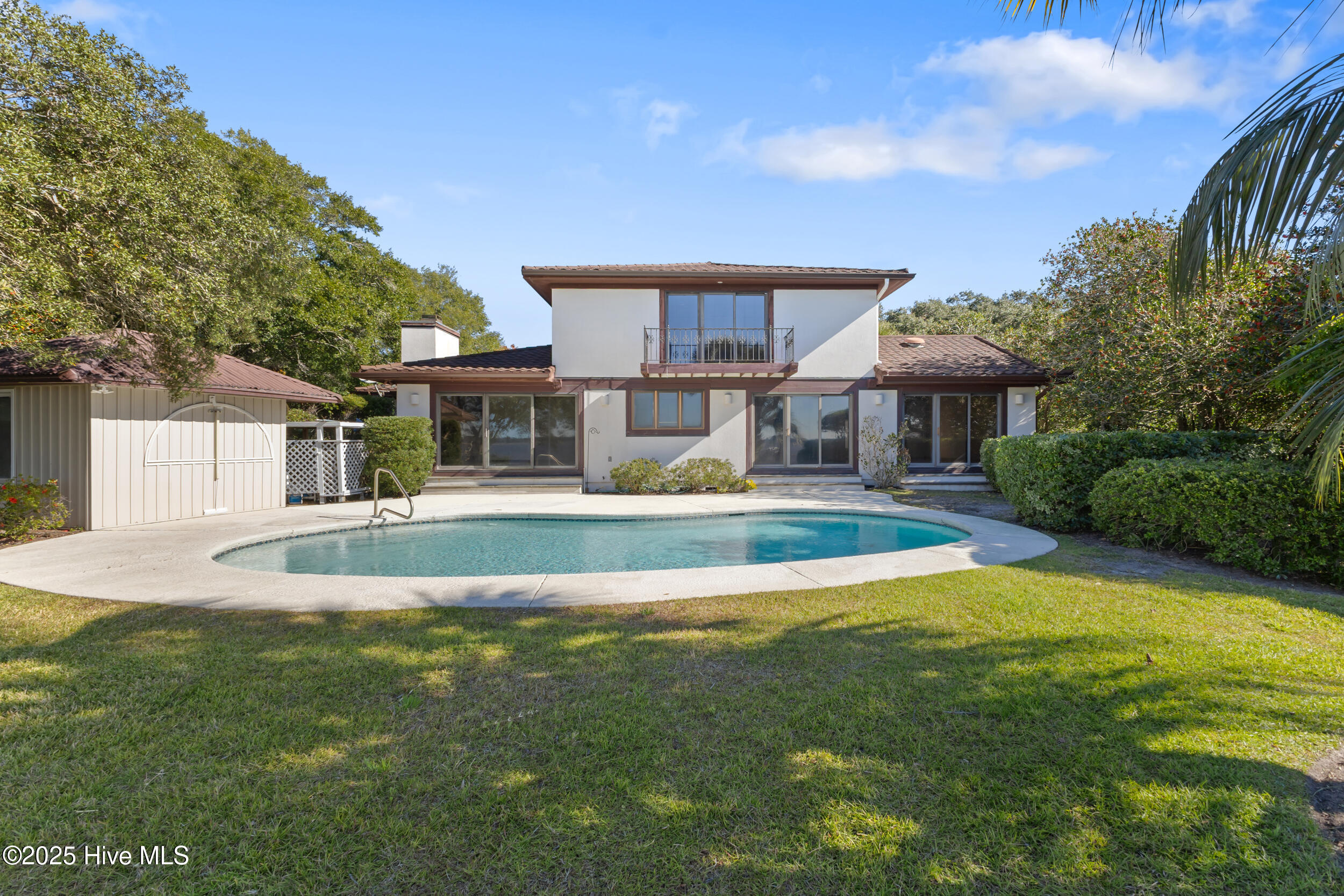 100541018 | Photo 45