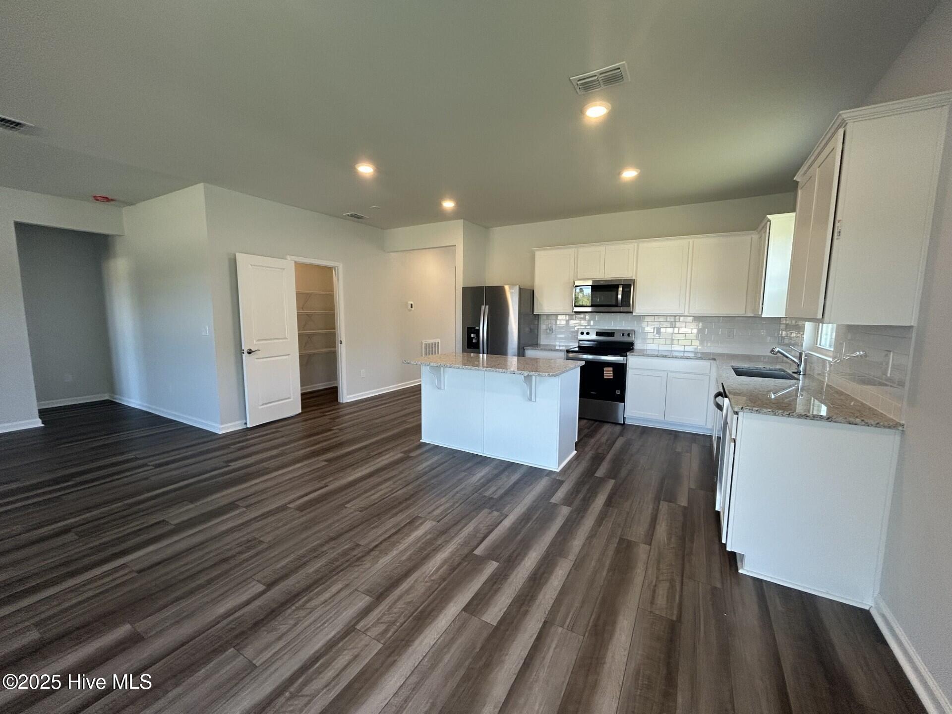 100513177 | Photo 10