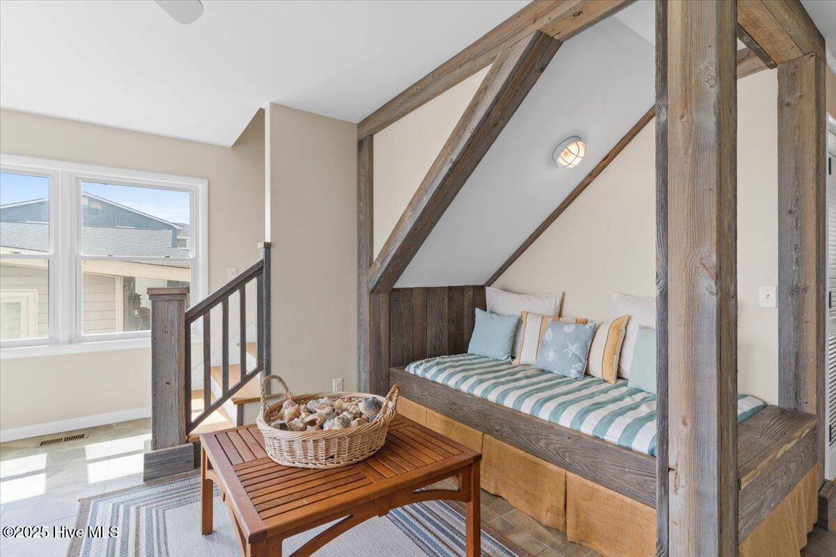 100520015 | Photo 25