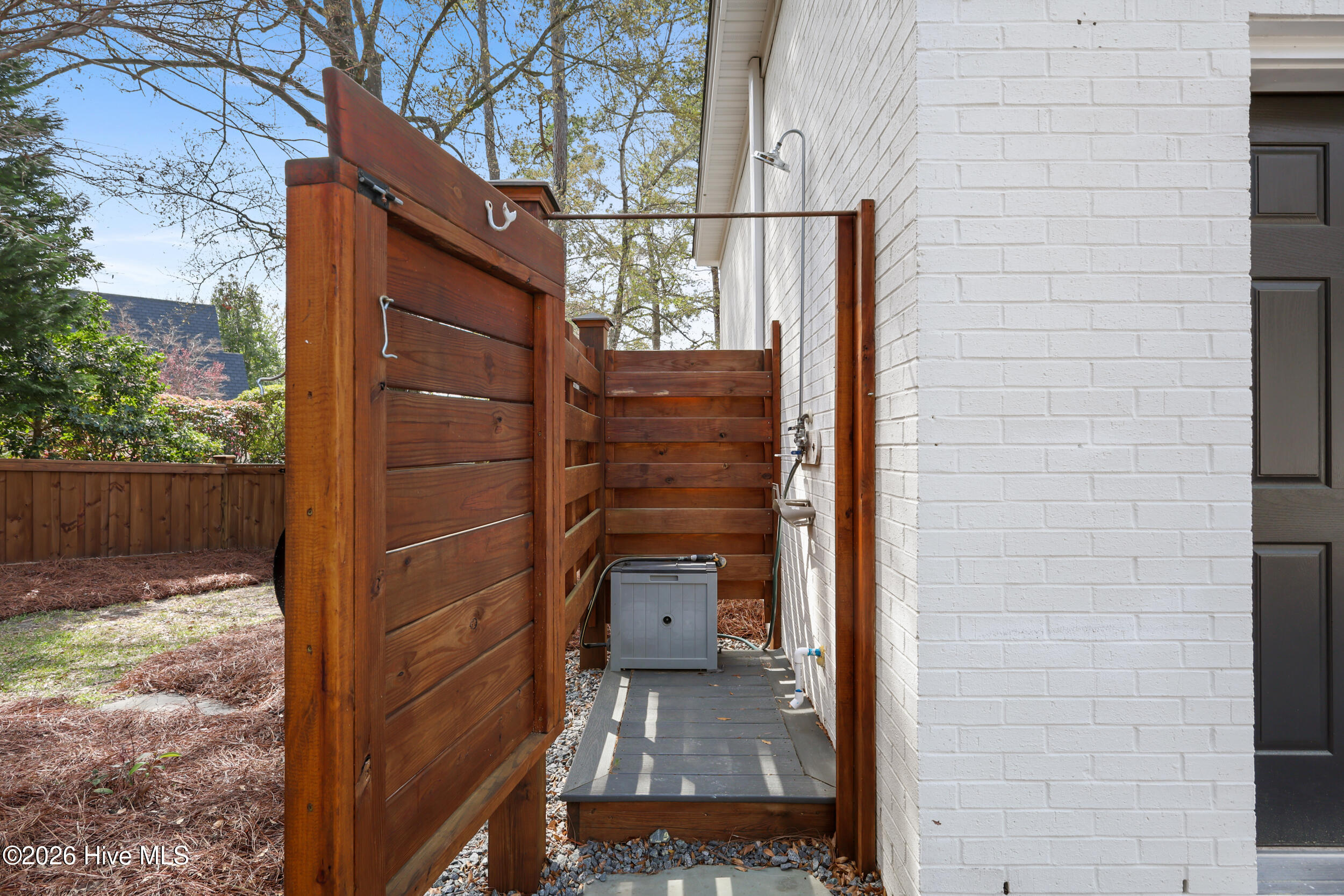 100562808 | Photo 41